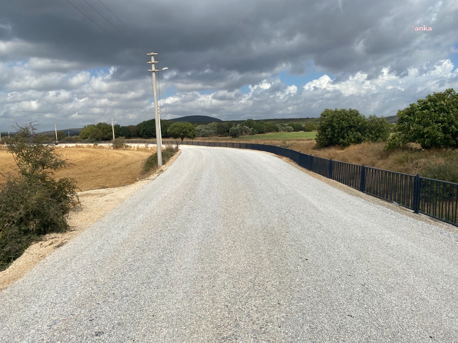 MENDERES BELEDİYESİ'NDEN KIRSAL BÖLGELERDE YOL ÇALIŞMASI