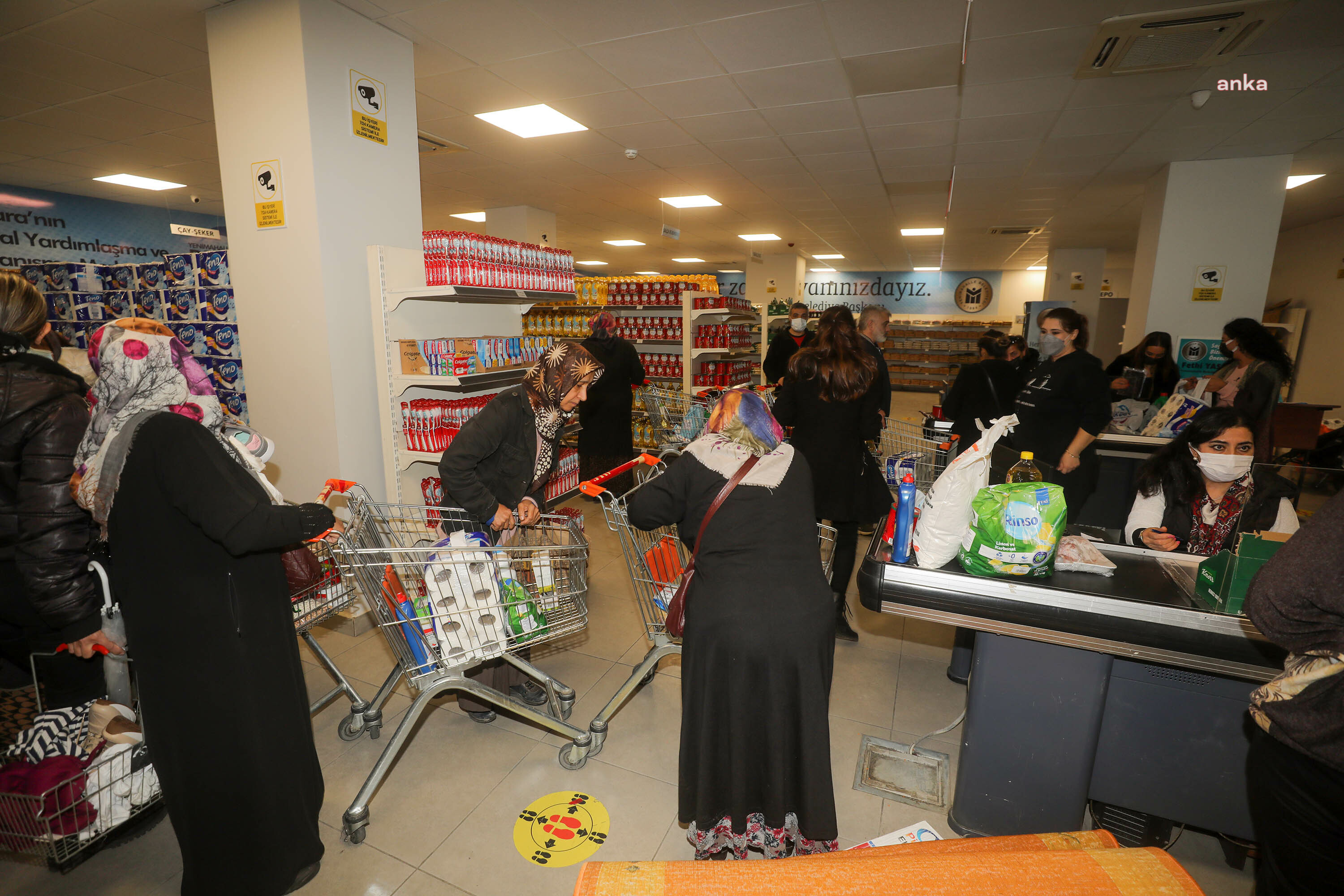 YENİMAHALLE BELEDİYESİ’NİN MARKETİYLE 2 YILDA 4,5 MİLYON LİRALIK ÜRÜN İHTİYAÇ SAHİPLERİNE ULAŞTI