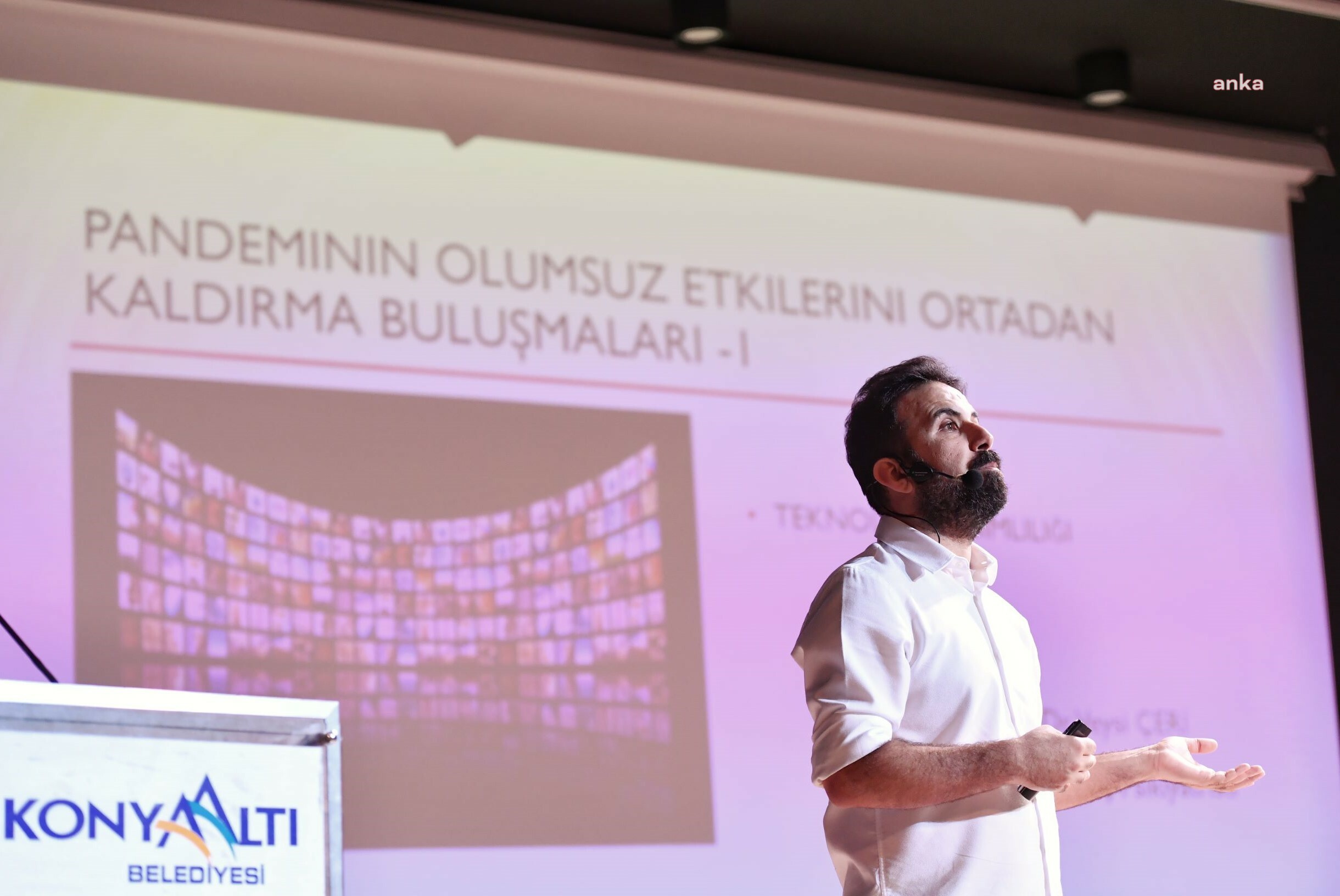 KONYAALTI BELEDİYESİ’NDEN ‘TEKNOLOJİ BAĞIMLILIĞI’ SEMİNERİ