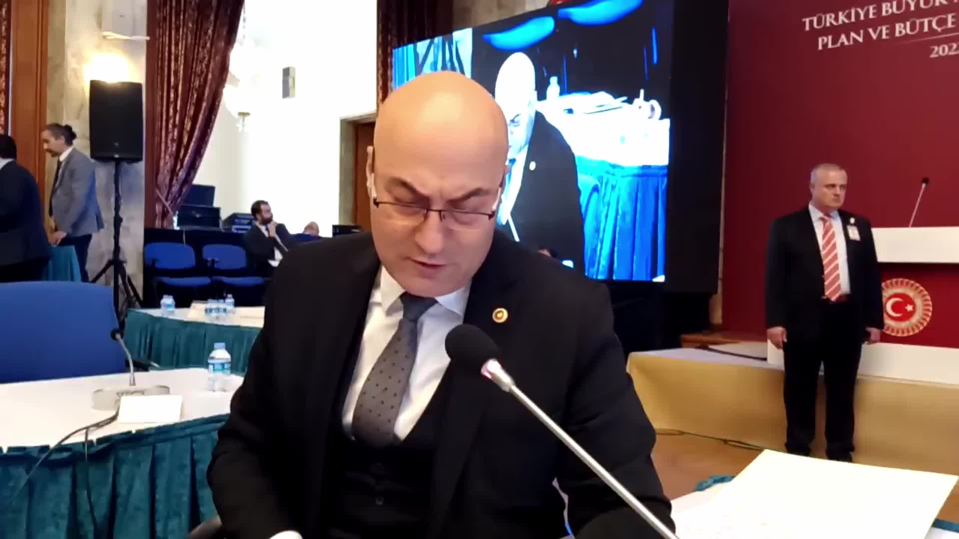 FETHİ AÇIKEL: AK PARTİ'NİN SON DÖNEMİNDE İNOVASYONDAN BAHSEDECEKSEK KAÇAKÇILIK, KARA PARA AKLAMA, MAFYA VE BENZERİ BİR İNOVASYONDAN BAHSETMEK GEREKİYOR