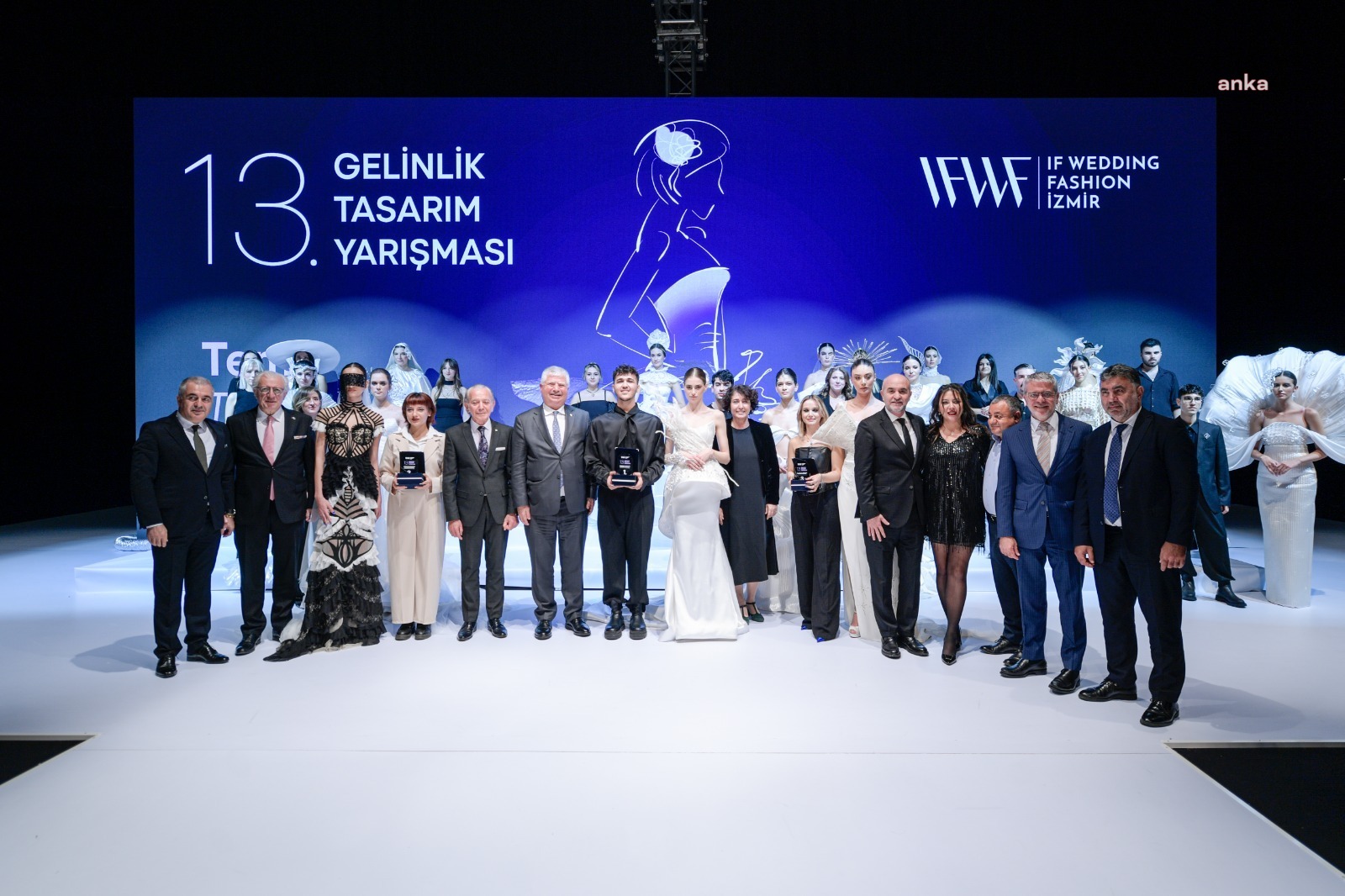 İZMİR'DE 13. GELİNLİK TASARIM YARIŞMASI'NIN KAZANLARI BELLİ OLDU