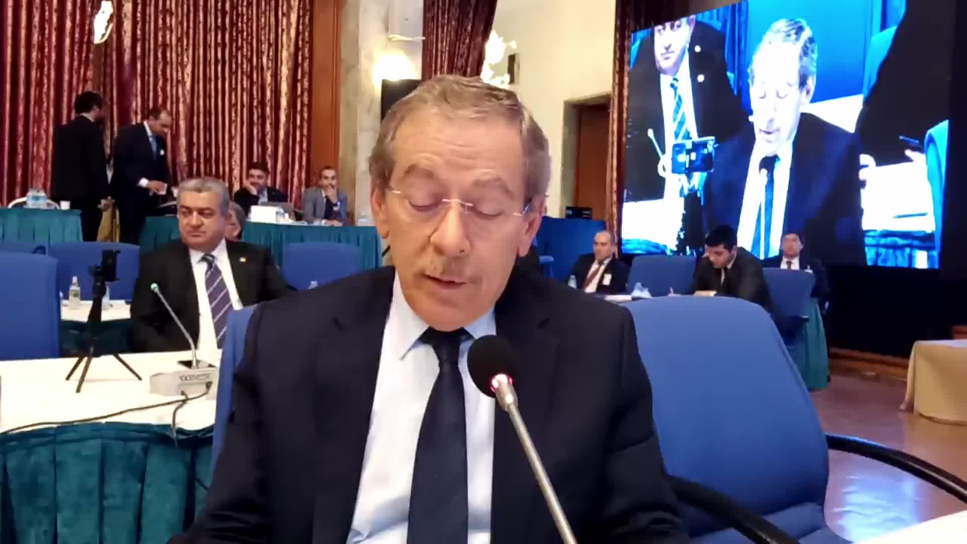 ABDÜLLATİF ŞENER'DEN BAKAN VARANK'A: "BU OTOMOBİL DEDİĞİNİZ ŞEY 20'NCİ YÜZYILIN BAŞLARINDA YERYÜZÜNDE DOLAŞMAYA BAŞLADI"