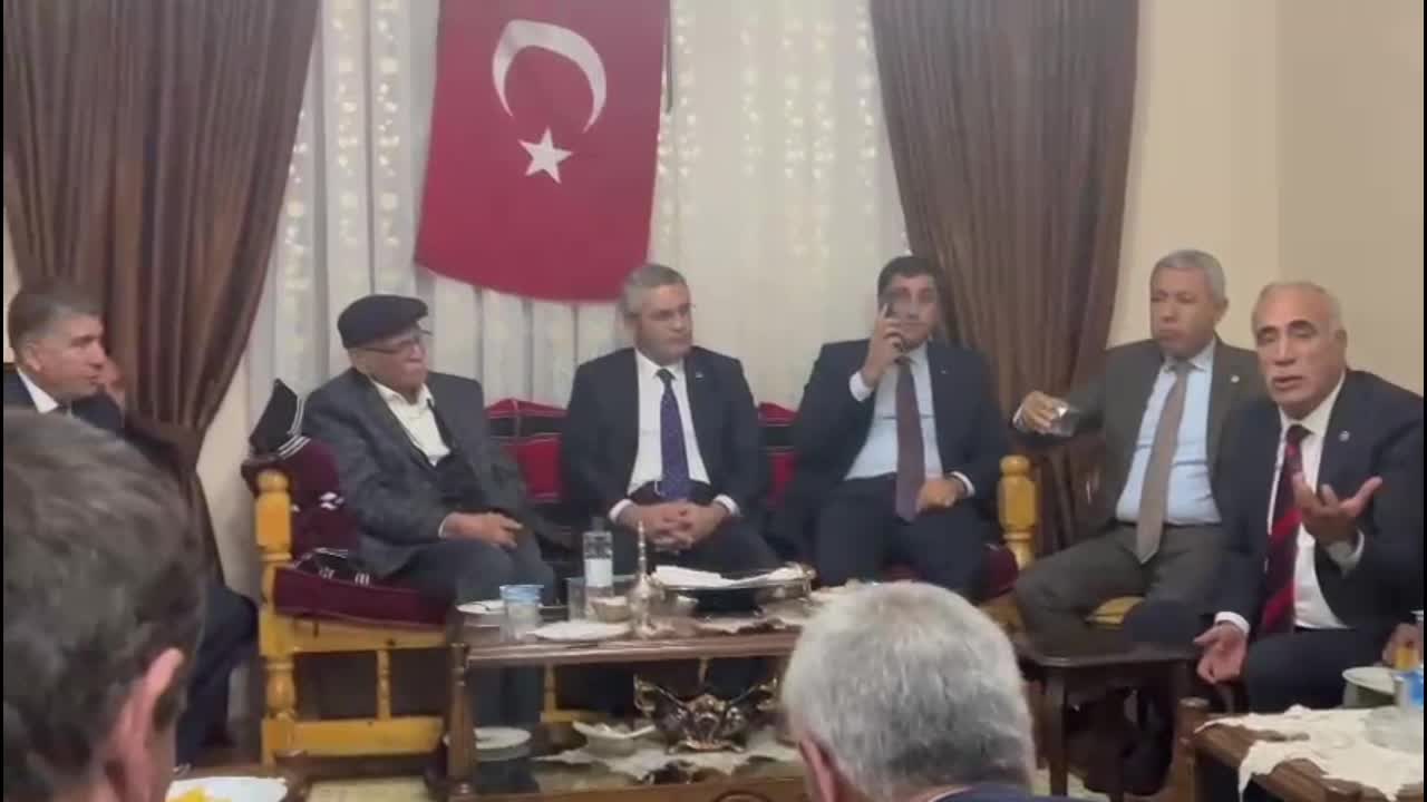 OĞUZ KAAN SALICI, İSTİKLAL MADALYASI SAHİBİ BARUTÇUZADE İMAM EFENDİ’NİN TORUNUNA CHP ROZETİ TAKTI