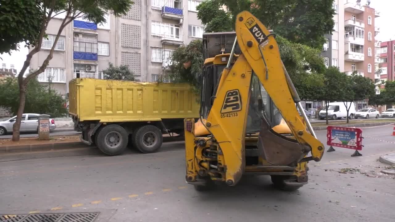 MERSİN BÜYÜKŞEHİR’DEN KENT GENELİNDE TEMİZLİK ÇALIŞMASI