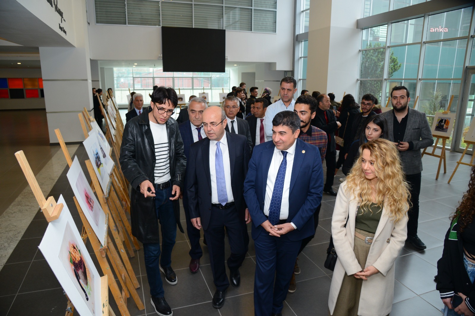 ‘SENİN ŞEHRİN KIRŞEHİR’ TEMALI KOLAJ SERGİSİ ZİYARETE AÇILDI