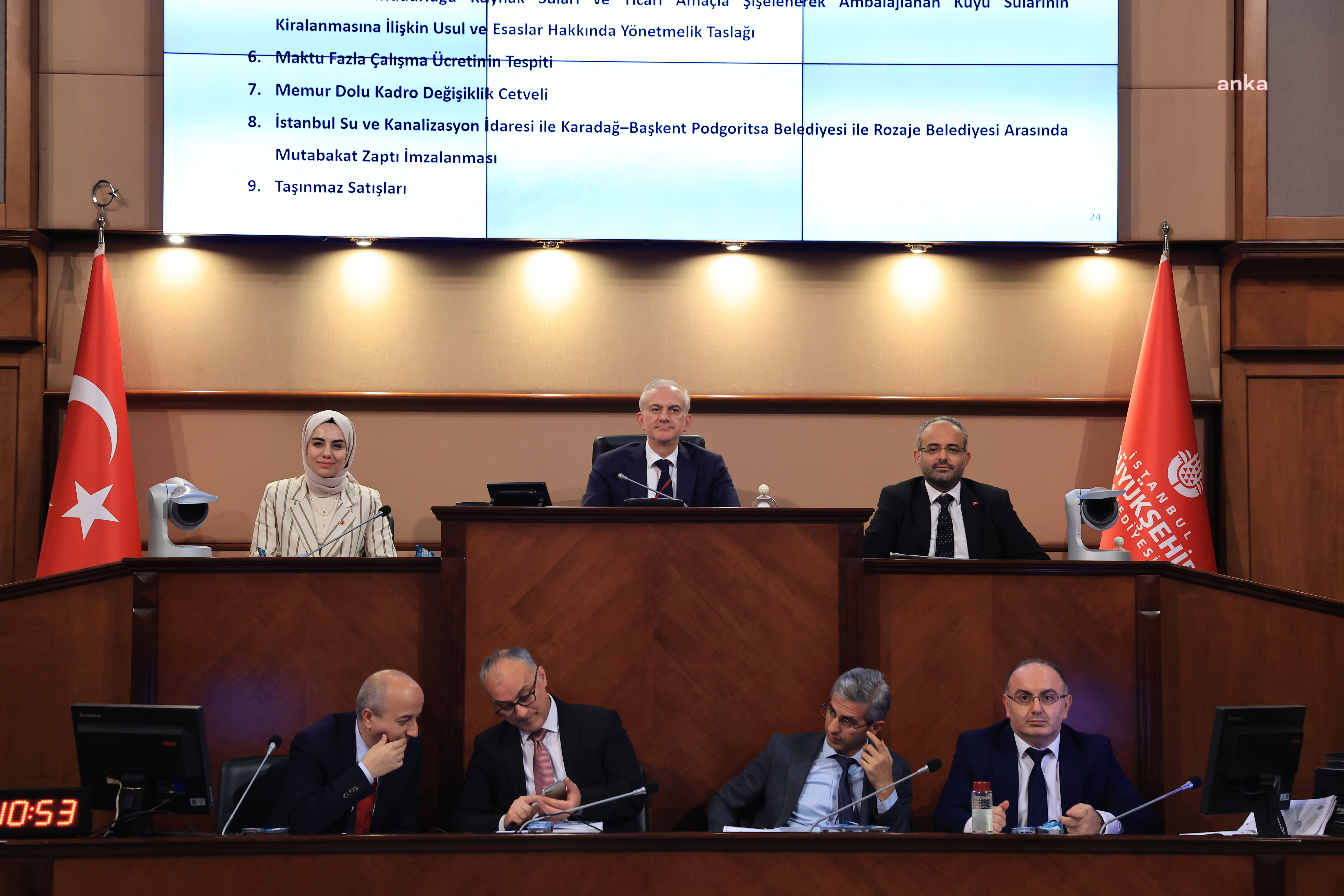 İBB MECLİSİ'NDE 39 İLÇENİN 2023 YILI BÜTÇESİ ONAYLANDI