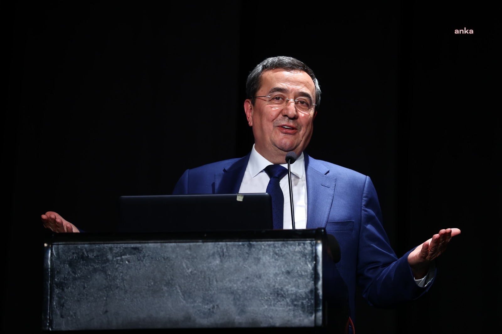 KONAK'TA ÖĞRETMENLER GÜNÜ KUTLANDI. MUSTAFA NECATİ ONUR ÖDÜLÜ MEVLÜT KAPLAN'A VERİLDİ