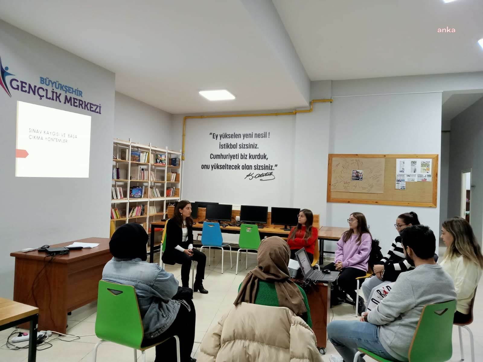 ESKİŞEHİRLİ GENÇLERE KAYGI İLE BAŞ ETME YÖNTEMLERİ ANLATILDI