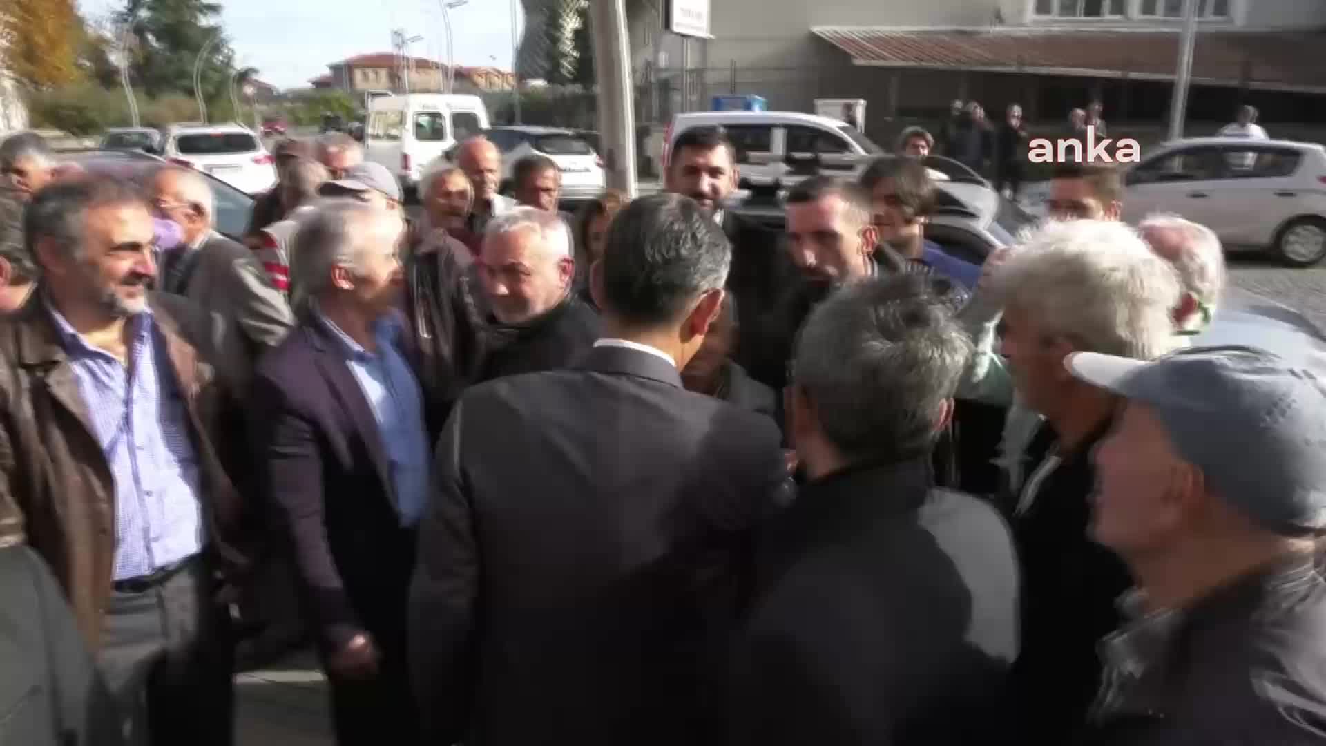 ÖZGÜR ÖZEL, RİZE'DE: “OY VERENDEN, PARTİNİN ÜYESİNDEN ASLA HESAP SORMAYIZ. YOLSUZLUK YAPANDAN, RÜŞVET ALANDAN, RÜŞVET VERENDEN, HAKSIZLIK YAPANDAN HESABI SORACAĞIZ, O BOYNUMUZUN BORCU”