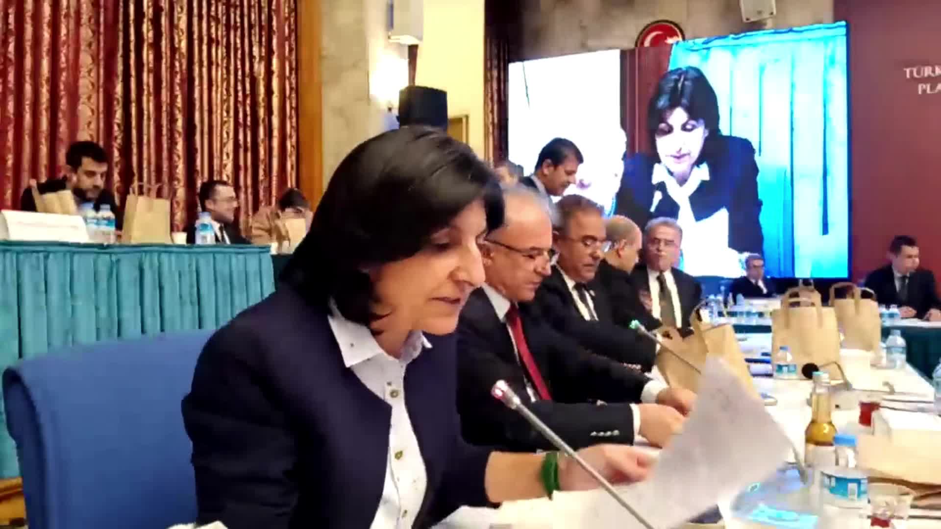SİBEL ÖZDEMİR’DEN FUAT OKTAY’A: “BEŞ YILIN SONUNDA BU SİSTEMİN YAPISAL SORUNLARINI ORTAYA KOYACAK MISINIZ?”