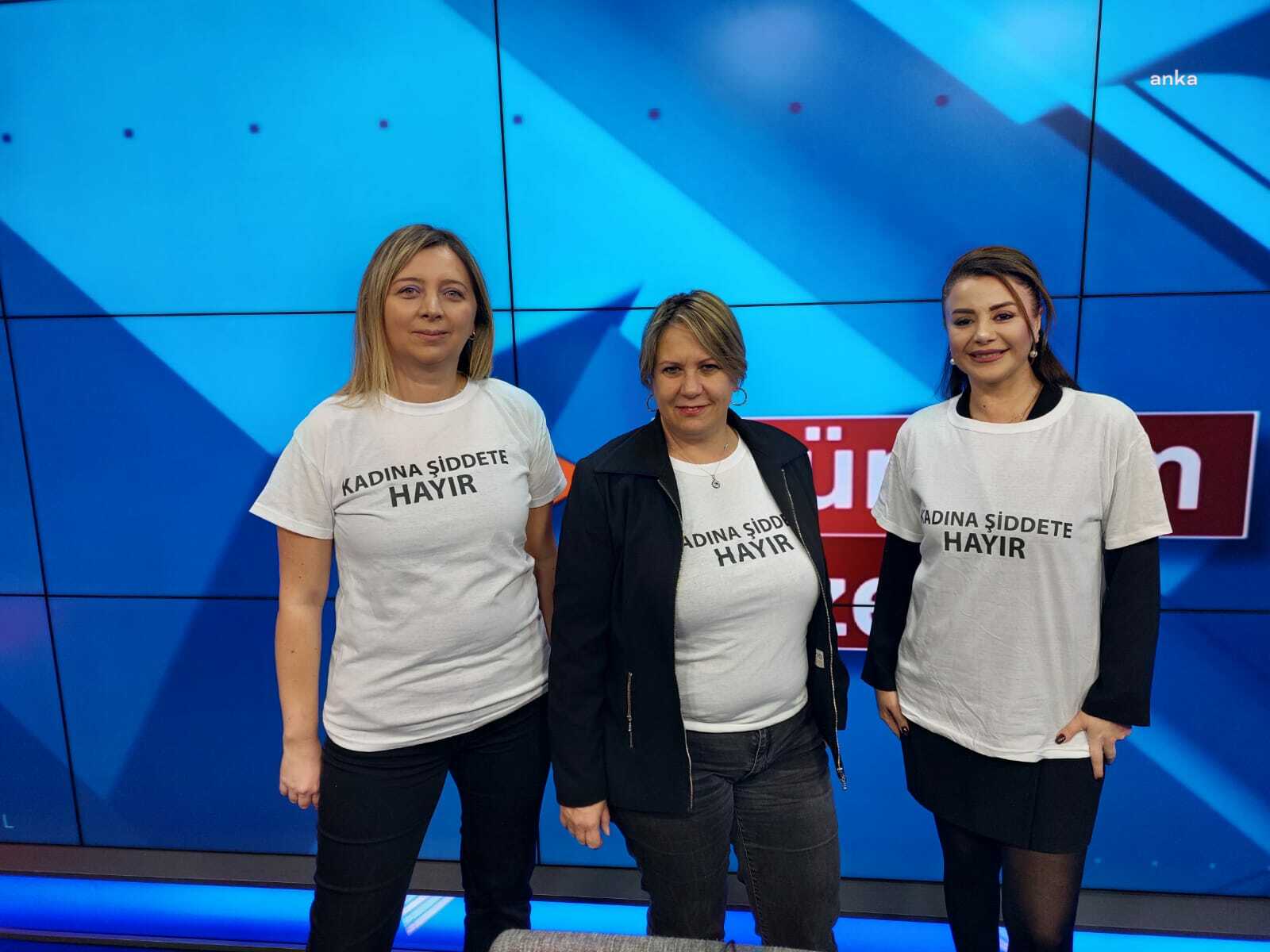 KRT TV'DE GAZETECİLER FARKINDALIK YARATMAK İÇİN “KADINA ŞİDDETE HAYIR” TİŞÖRTLERİ GİYEREK PROGRAM SUNDULAR