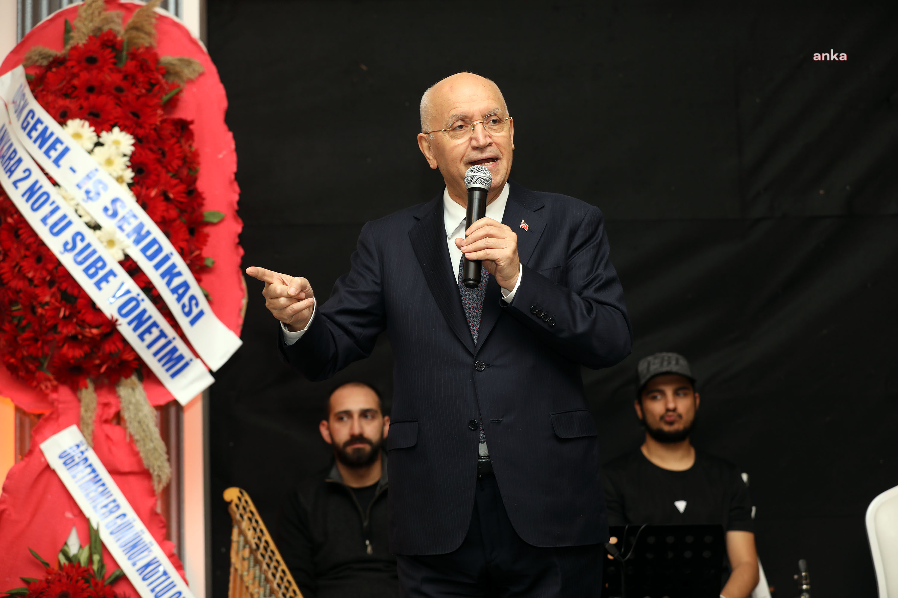 YENİMAHALLE BELEDİYE BAŞKANI YAŞAR ÖĞRETMENLERİ AĞIRLADI