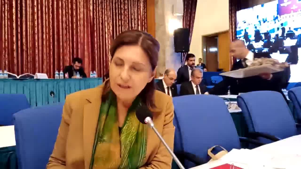 CHP, ÖĞRETMENLERE 24 KASIM ÖĞRETMENLER GÜNÜ'NDE 2 BİN TL İKRAMİYE VERİLMESİNİ ÖNERDİ; AKP VE MHP'Lİ VEKİLLERİN OYLARIYLA REDDEDİLDİ