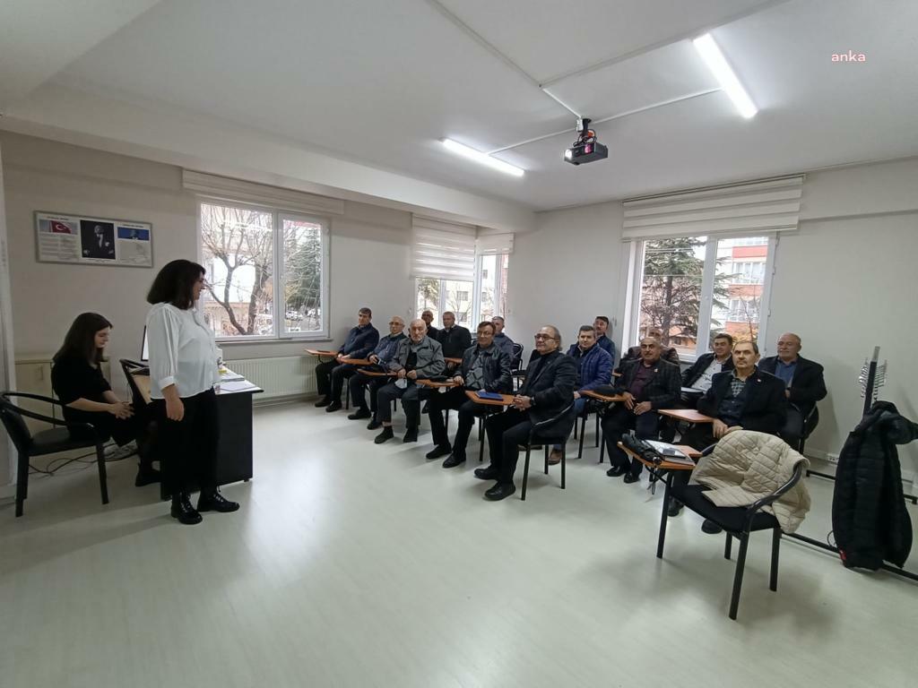 ODUNPAZARI’NDA ERKEK MUHTARLARA ‘KADINA YÖNELİK ŞİDDET’ EĞİTİMİ