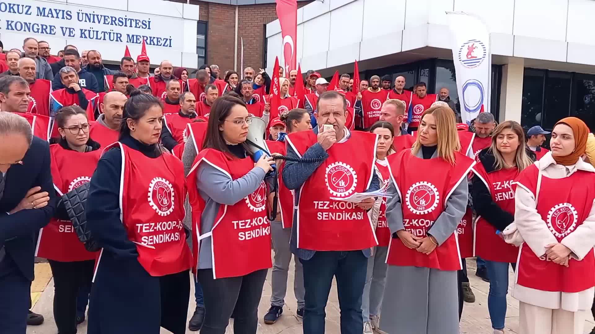 TEZ-KOOP-İŞ, OMÜ İŞÇİLERİ İÇİN ANKARA'DA YAPILAN TOPLU İŞ SÖZLEŞMESİ GÖRÜŞMESİNDE UZLAŞMA SAĞLANDIĞINI AÇIKLADI