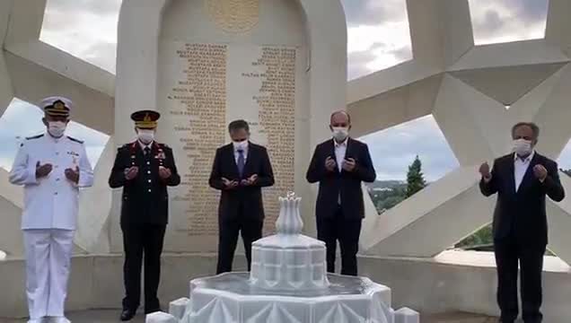 VALİ YERLİKAYA 15 TEMMUZ ŞEHİTLER ANITI'NI ZİYARET ETTİ