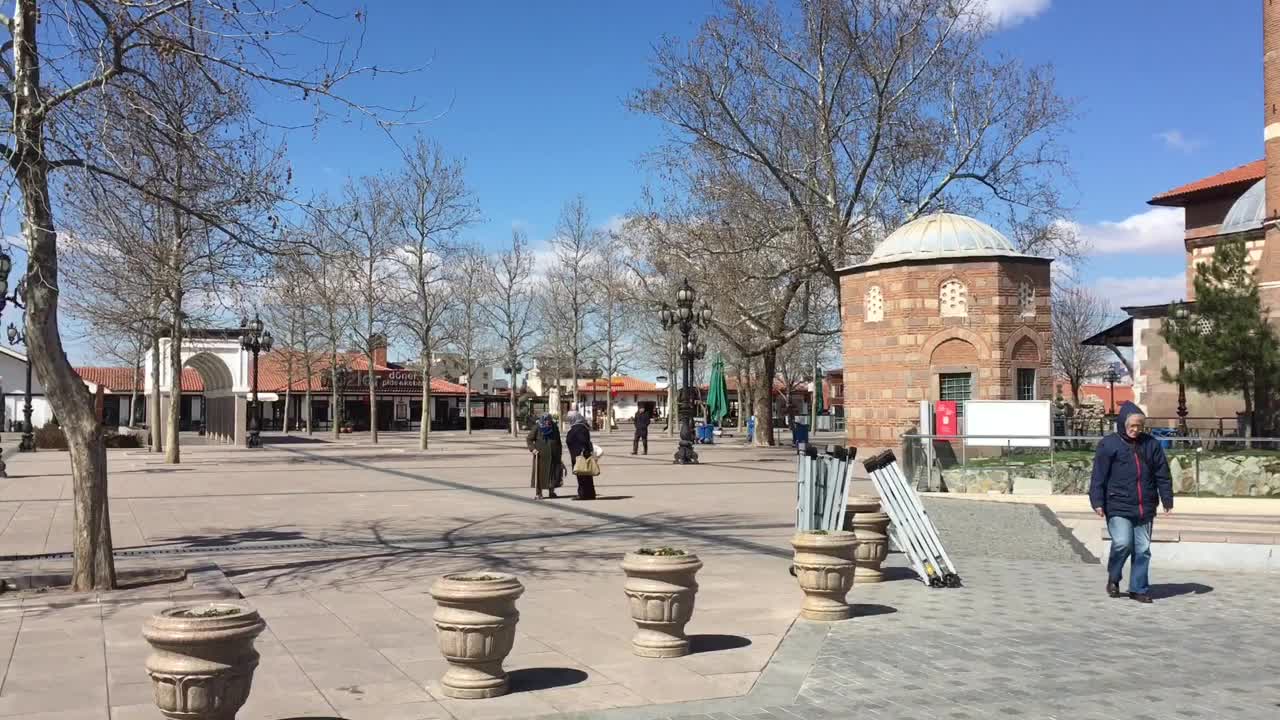 HACI BAYRAM’DA SAFLAR BOŞ KALDI