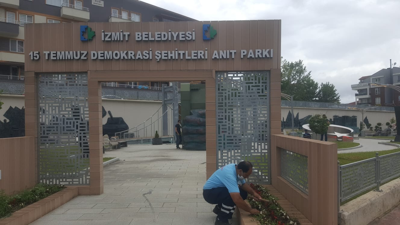 İZMİT'TE 15 TEMMUZ DEMOKRASİ ŞEHİTLERİ PARKI, ANMA TÖRENİNE HAZIRLANDI