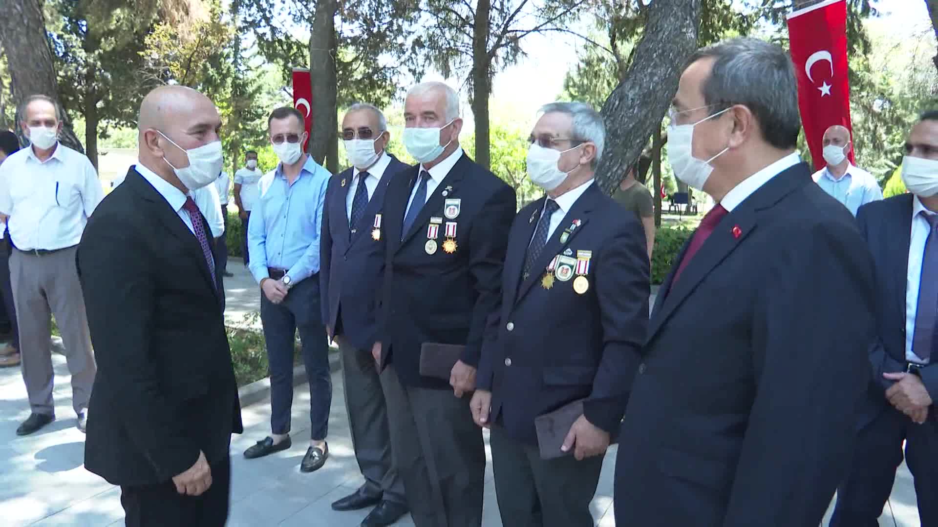 İZMİR'DE, 15 TEMMUZ DEMOKRASİ VE BİRLİK GÜNÜNDE ŞEHİTLER ANILDI