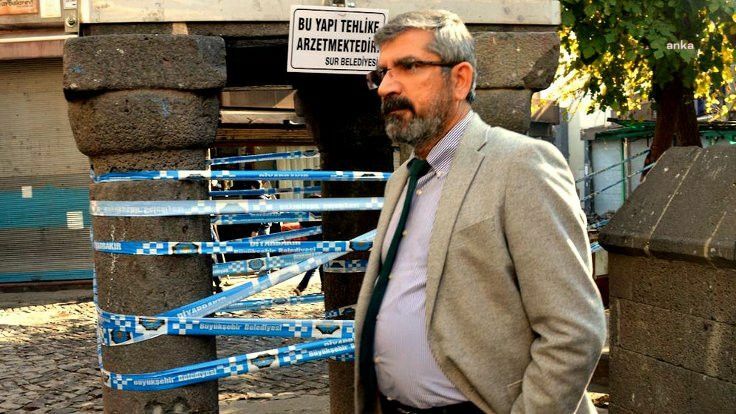 HDP, TAHİR ELÇİ CİNAYETİYLE İLGİLİ MECLİS ARAŞTIRILMASI AÇILMASINI İSTEDİ: CİNAYETİN SORUMLULARININ ORTAYA ÇIKARILMASI BARIŞ ADINA ÖNEMLİ BİR ADIM OLACAKTIR"