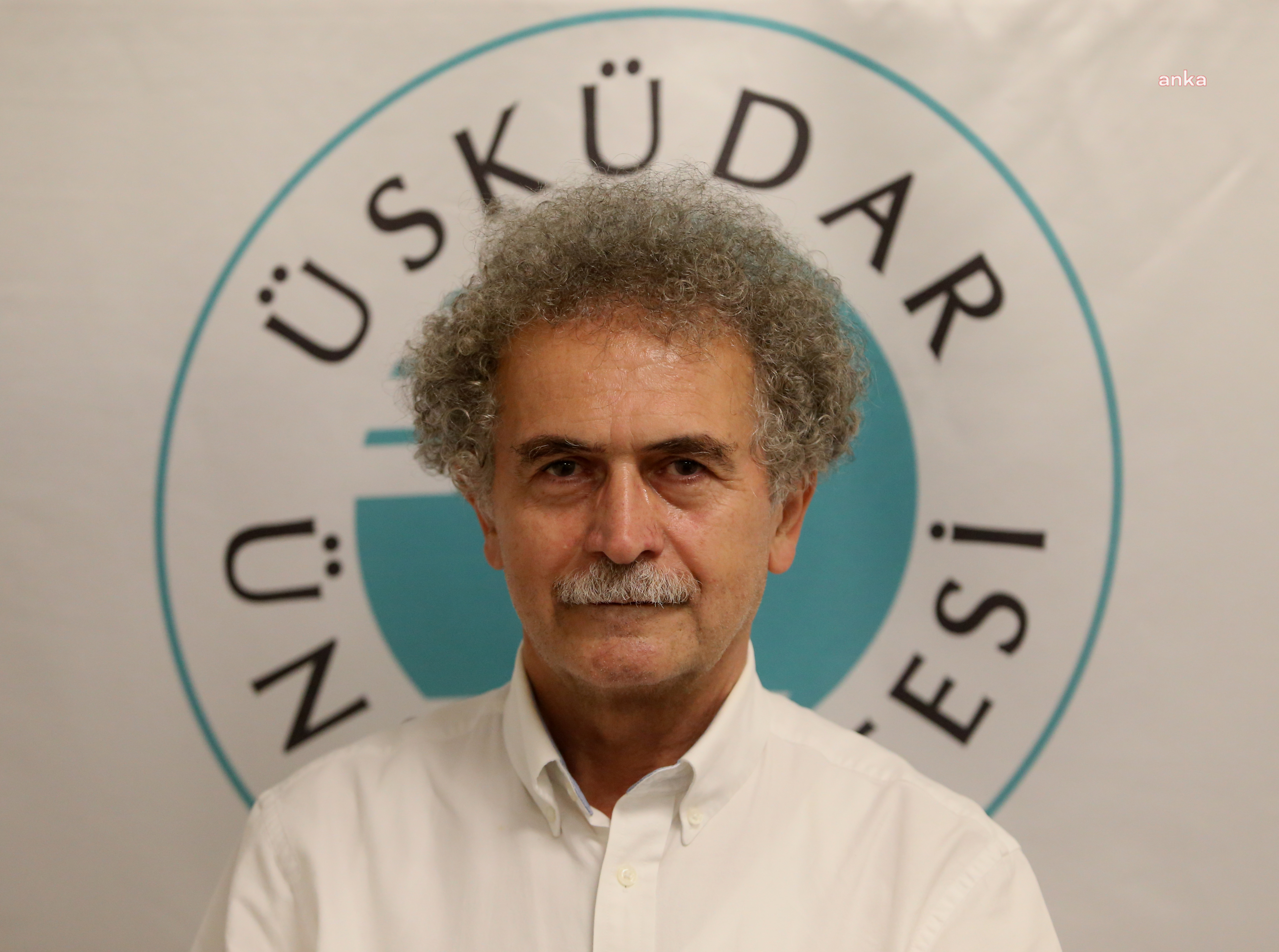 ÜSKÜDAR ÜNİVERSİTESİ'NİN ARAŞTIRMASI'NA GÖRE, Z KUŞAĞININ ELEKTROMANYETİK RADYASYON VE BUNA YÖNELİK MARUZİYET ALGILARI DÜŞÜK
