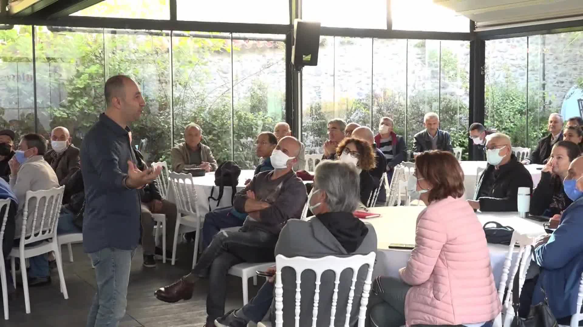 BORNOVALI ÜRETİCİLERE ZEYTİN BUDAMA EĞİTİMİ