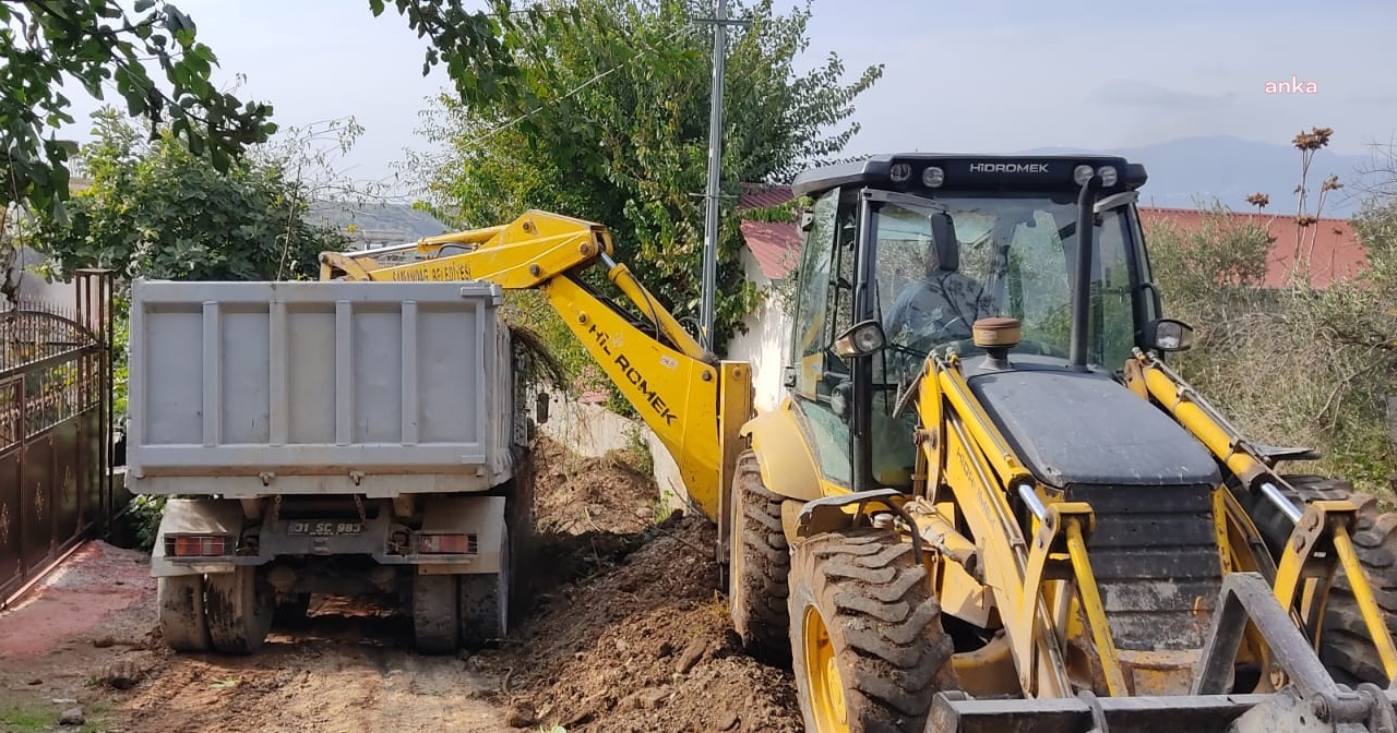 SAMANDAĞ BELEDİYESİ EKİPLERİ ÇALIŞMALARINA DEVAM EDİYOR