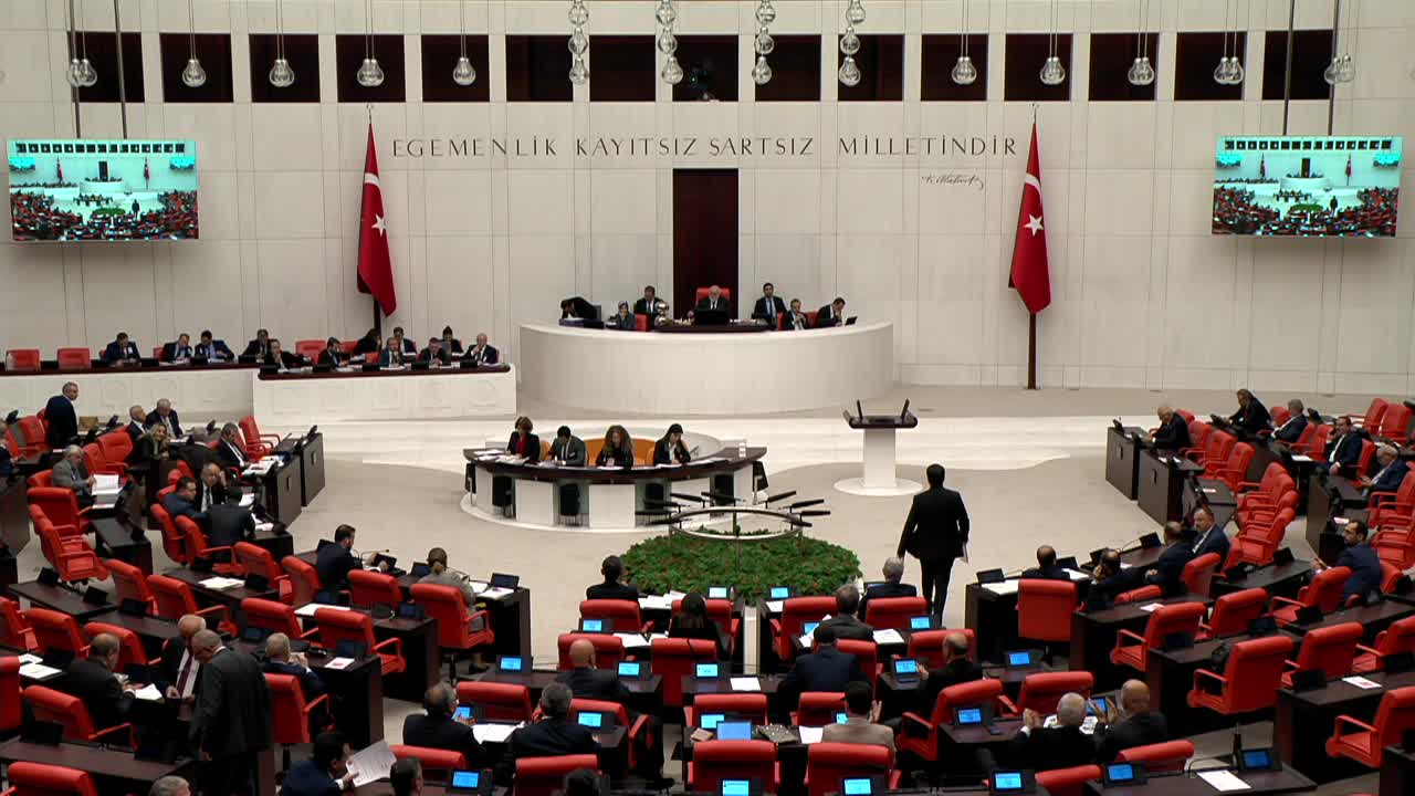 TUTDERE’DEN AKP’YE, TÜTÜNDE HAPİS CEZASI TEPKİSİ: ‘YASAKLARI KALDIRACAĞIZ’ DEDİNİZ AMA MEMLEKETİN EKMEĞİNE YASAK GETİRDİNİZ"