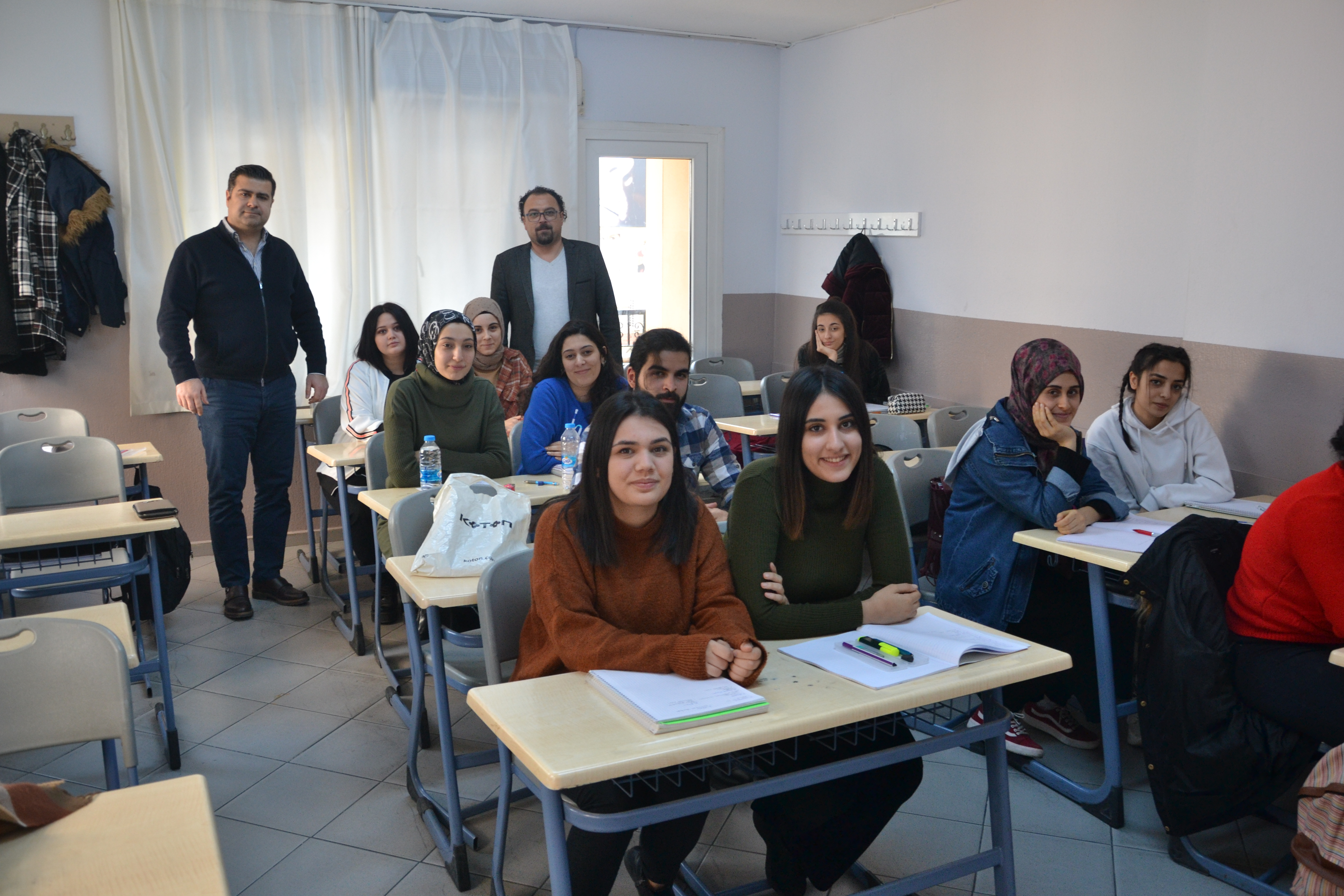 TURGUTLU BELEDİYESİ'NDEN LİSE ADAYI ÖĞRENCİLERE TERCİH DESTEĞİ