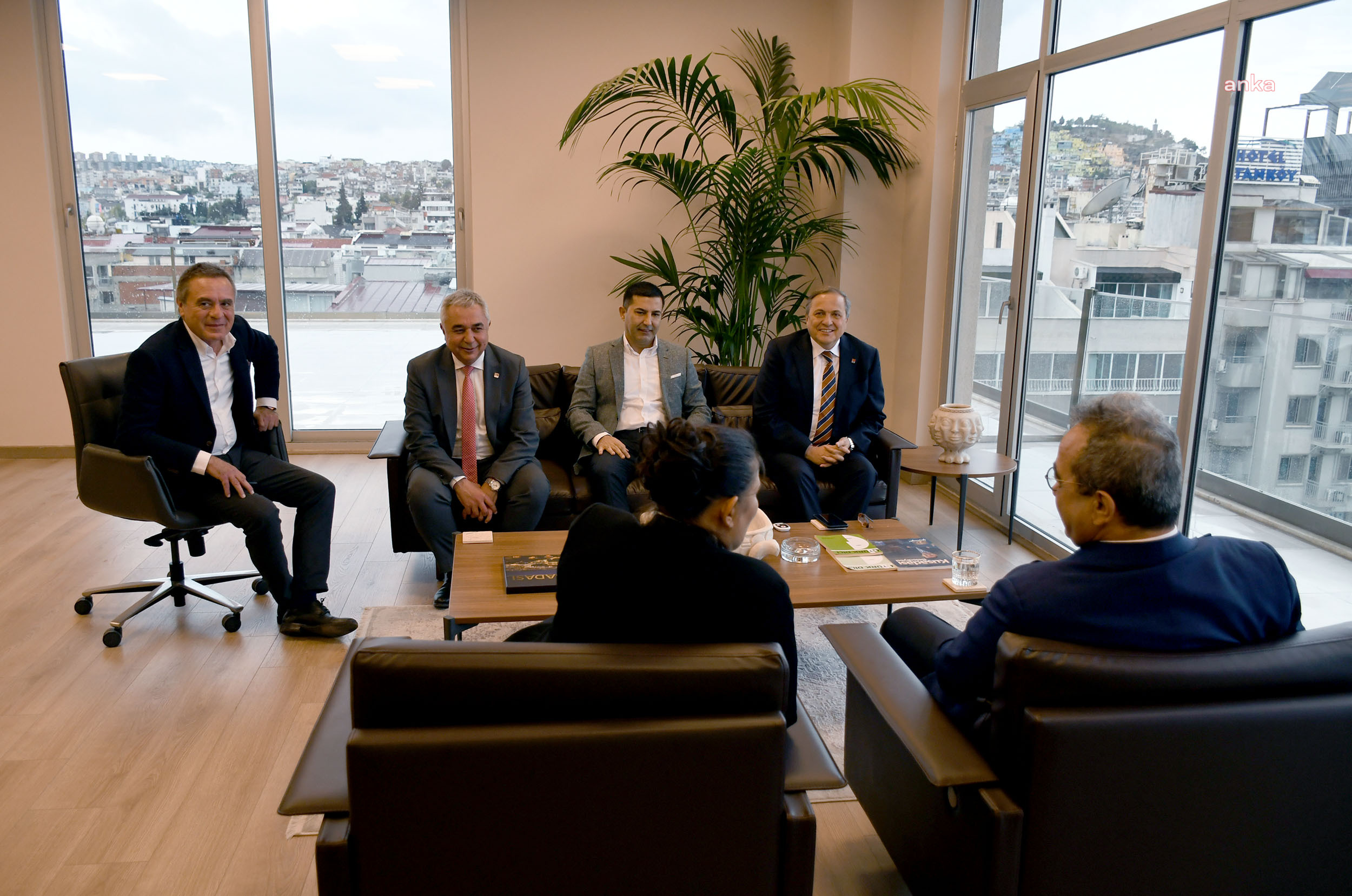 KUŞADASI BELEDİYESİ, CHP HEYETİNİ AĞIRLADI