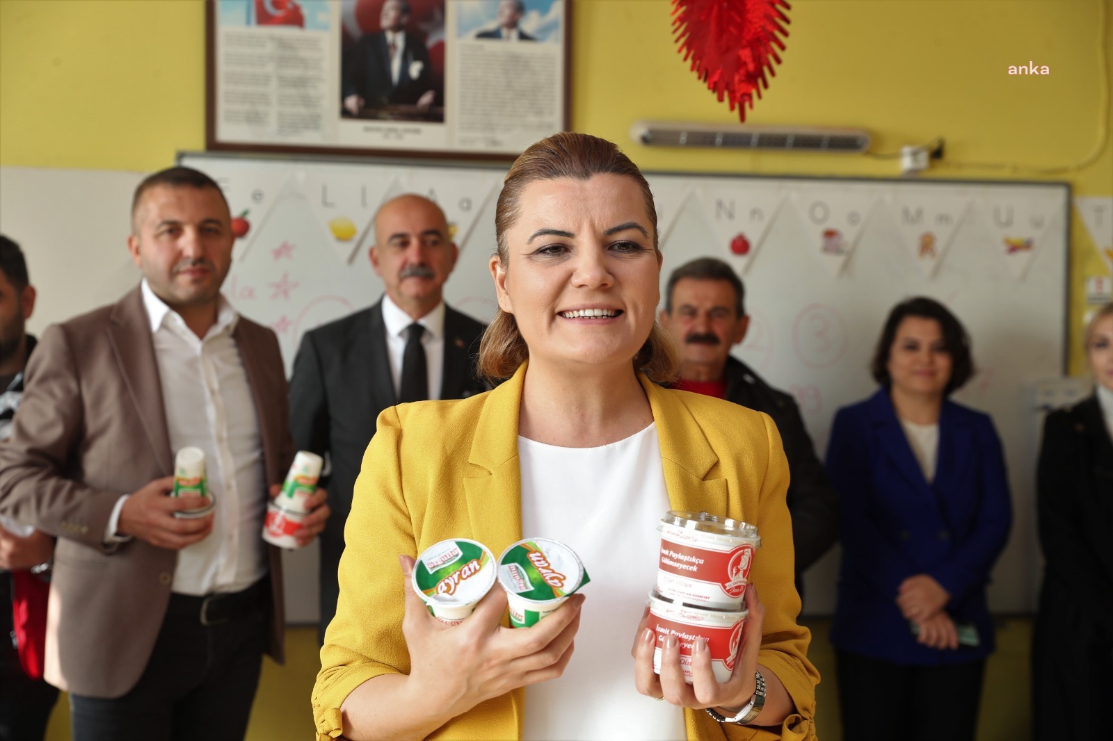 İZMİT BELEDİYE BAŞKANI HÜRRİYET, ‘BESLENME SAATİ’NDE ÖĞRENCİLERLE BULUŞTU