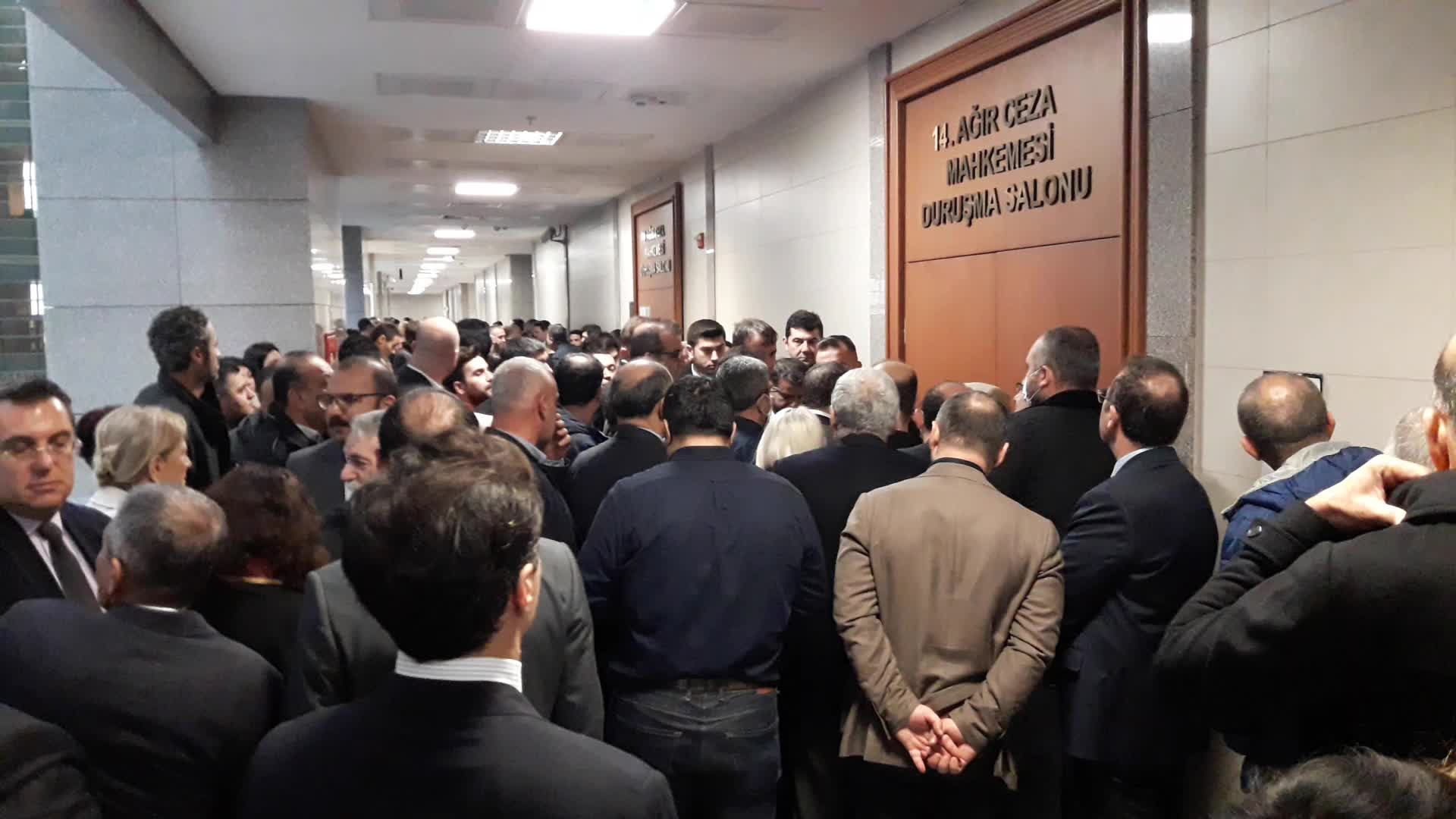 İBB MUHTARLIK İŞLERİ DAİRE BAŞKANI YAVUZ SALTIK, HAKKINDA AÇILAN DAVADA HAKİM KARŞISINA ÇIKTI: "YARDIM YAPTIĞIMIZDA KİŞİLERİN SABIKA KAYDINI SORMUYORUZ”