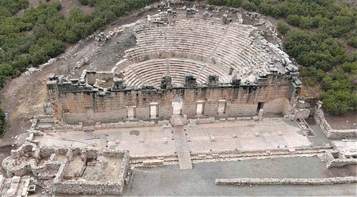 MEDUSA MOZAİĞİ’NİN ÜZERİ KIŞ ŞARTLARINDAN ETKİLENMEMESİ İÇİN KAPATILDI