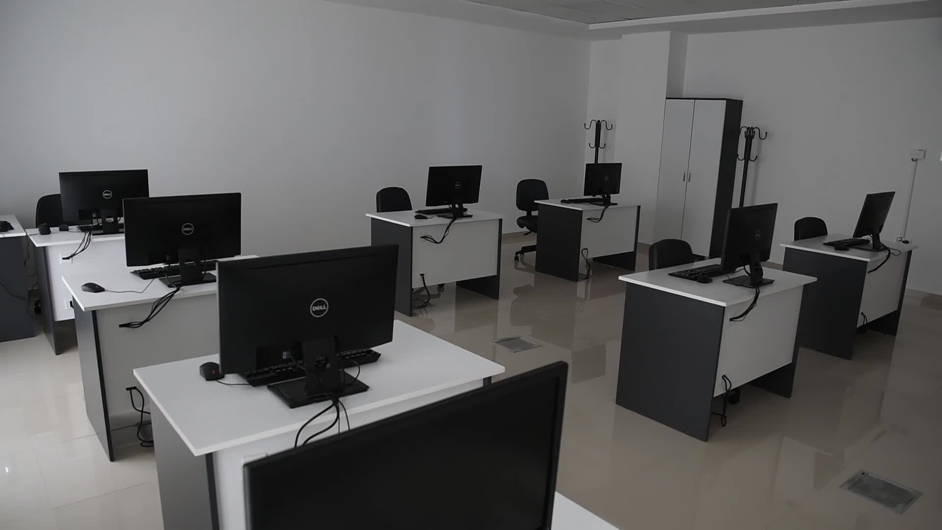 KARABAĞLAR'DA GÖRME ENGELLİLER BİLGİSAYAR KURSU LABORATUVARI AÇILDI