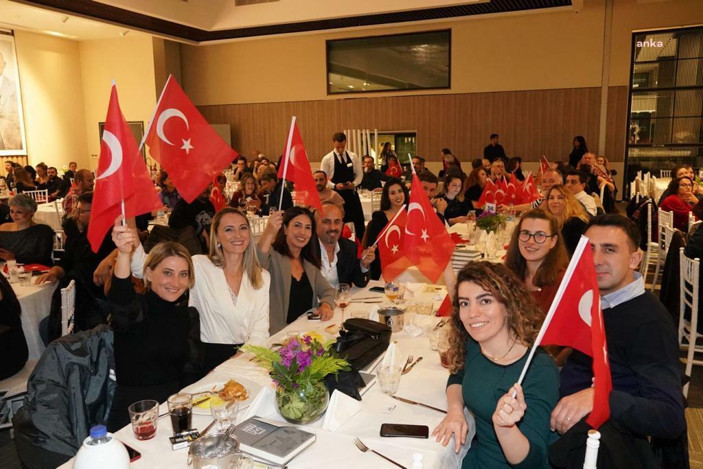 ÇEŞME'DE ÖĞRETMENLERLE COŞKULU BULUŞMA