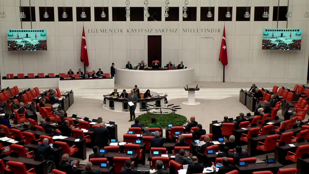 UTKU ÇAKIRÖZER: “SİVİL TOPLUMU ‘FONCU’ DİYE SUÇLAYAN AKP İKTİDARI 9 MİLYAR EURO AB FONU KULLANMIŞ”