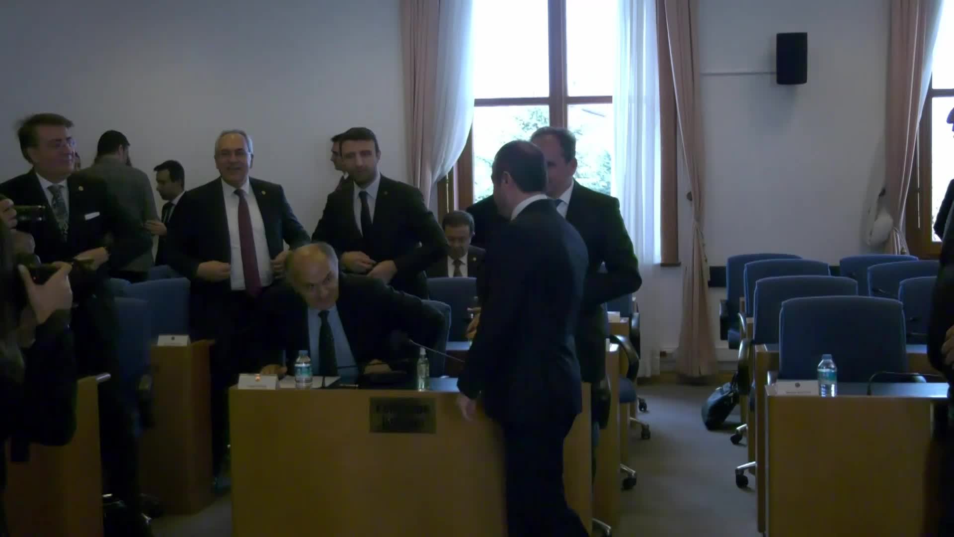 MİLLETVEKİLLERİNE SUNUM YAPAN MERKEZ BANKASI BAŞKANI KAVCIOĞLU, KKM’NİN MALİYETİNİ AÇIKLAMADI: BİR İHLAL VARSA BU SORUMULUK BENİMDİR