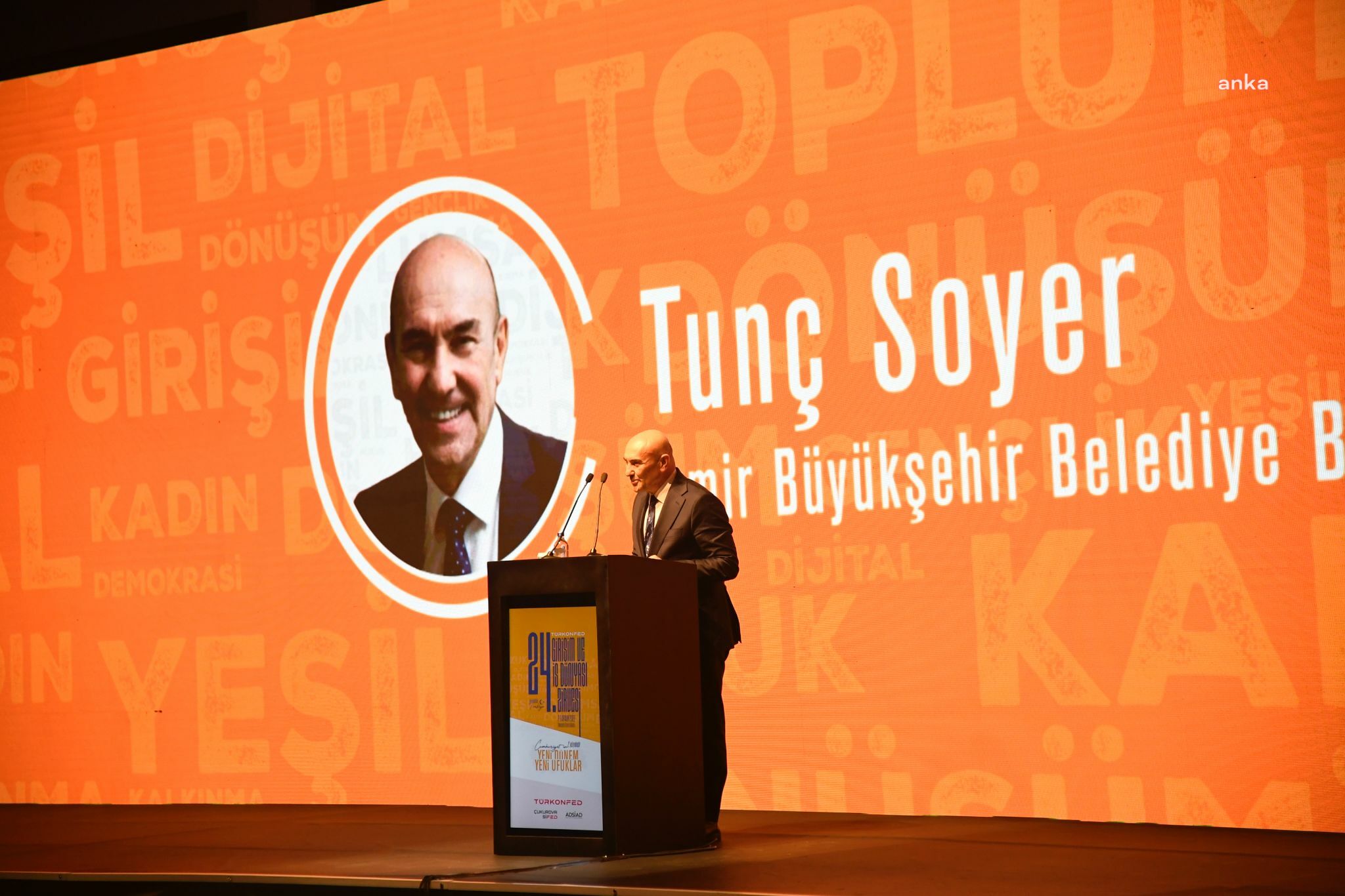 TUNÇ SOYER'DEN "İKİNCİ YÜZYILIN İKTİSAT KONGRESİ" MESAJI: "İZMİR'DE DÜZENLEMEMİZİN AMACI UMUDU ÖRGÜTLEMEK"