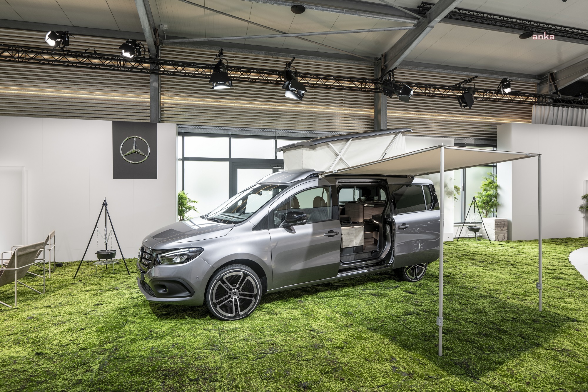 MERCEDES-BENZ HAFİF TİCARİ ARAÇLAR ELEKTRİKLENİYOR