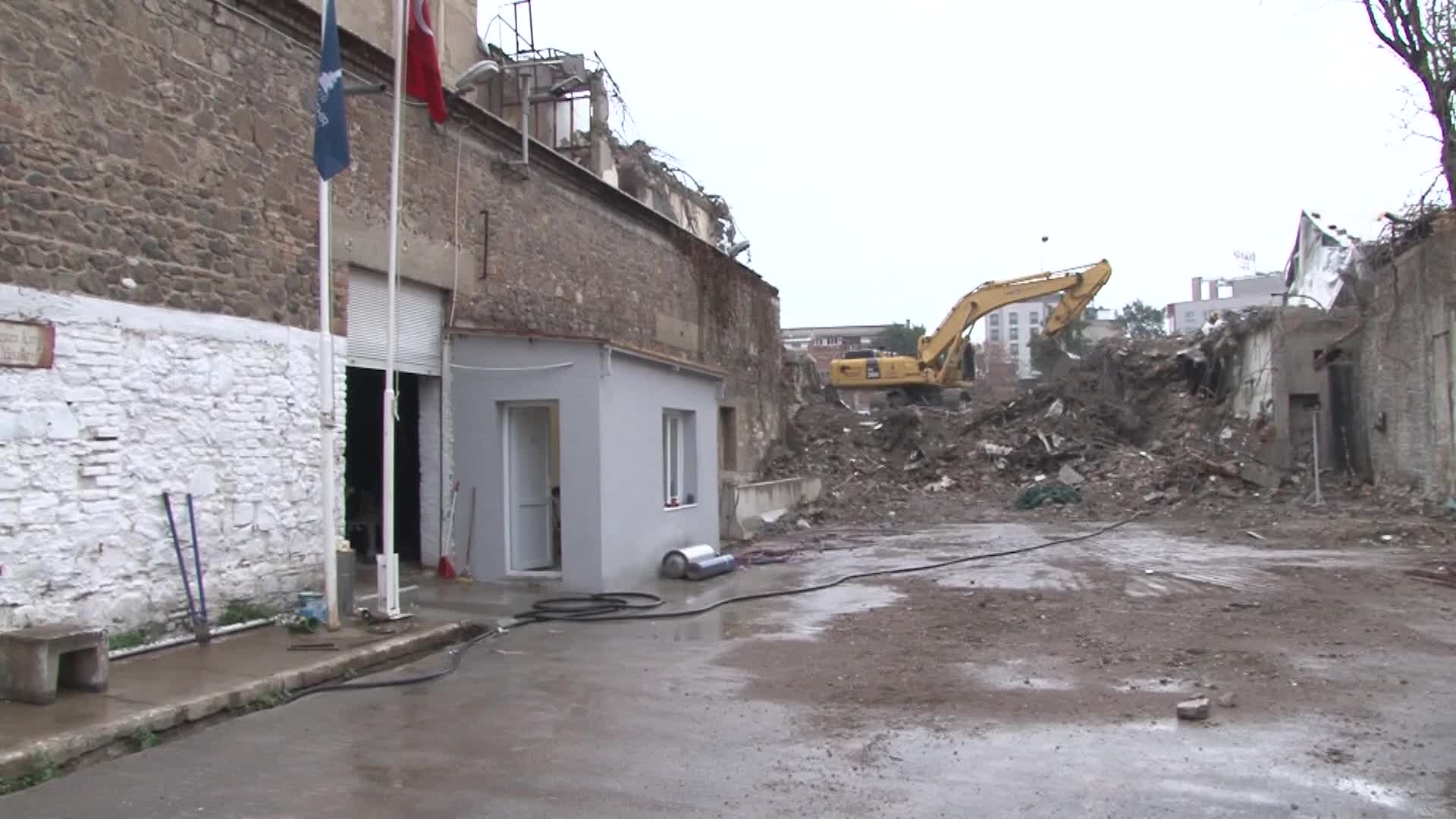 İZMİR'DE TARİHİ BASMANE KÜLTÜR SANAT ADASI OLACAK