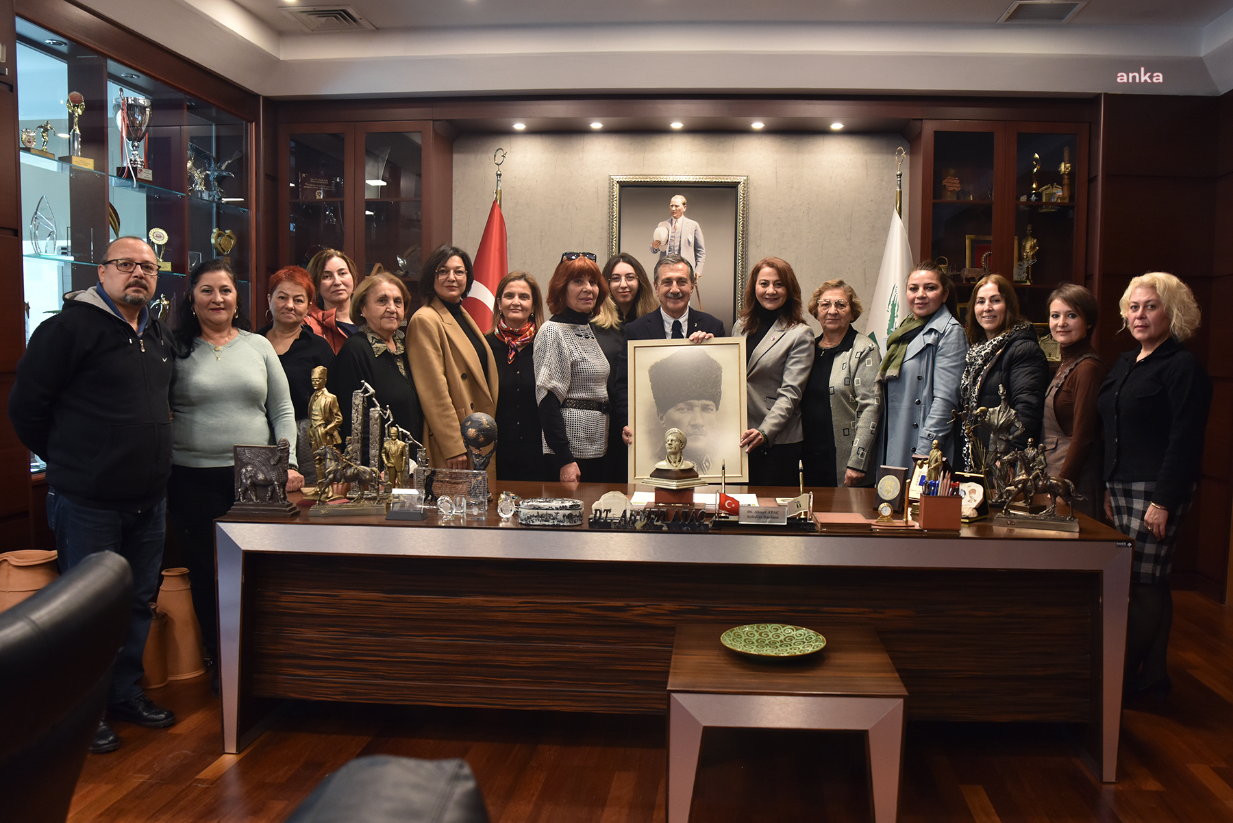 BAŞKAN ATAÇ, 29 EKİM KADINLARI DERNEĞİ YÖNETİCİLERİNİ AĞIRLADI
