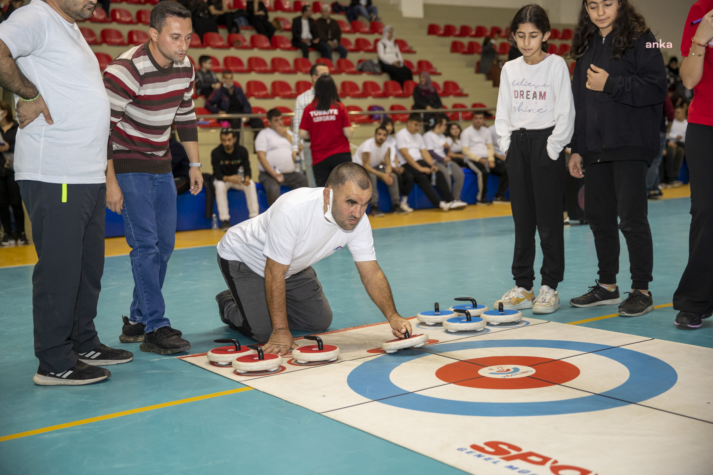 MERSİN BÜYÜKŞEHİR BELEDİYESİ, ÖZEL ÇOCUKLARI YENİ SPOR DALLARI İLE TANIŞTIRIYOR