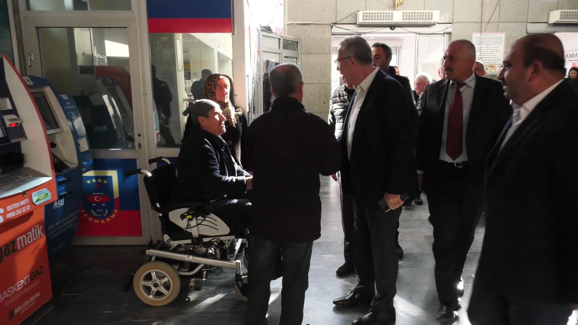 MANSUR YAVAŞ, BU KEZ KARACAÖREN’DE VATANDAŞLARLA BULUŞTU