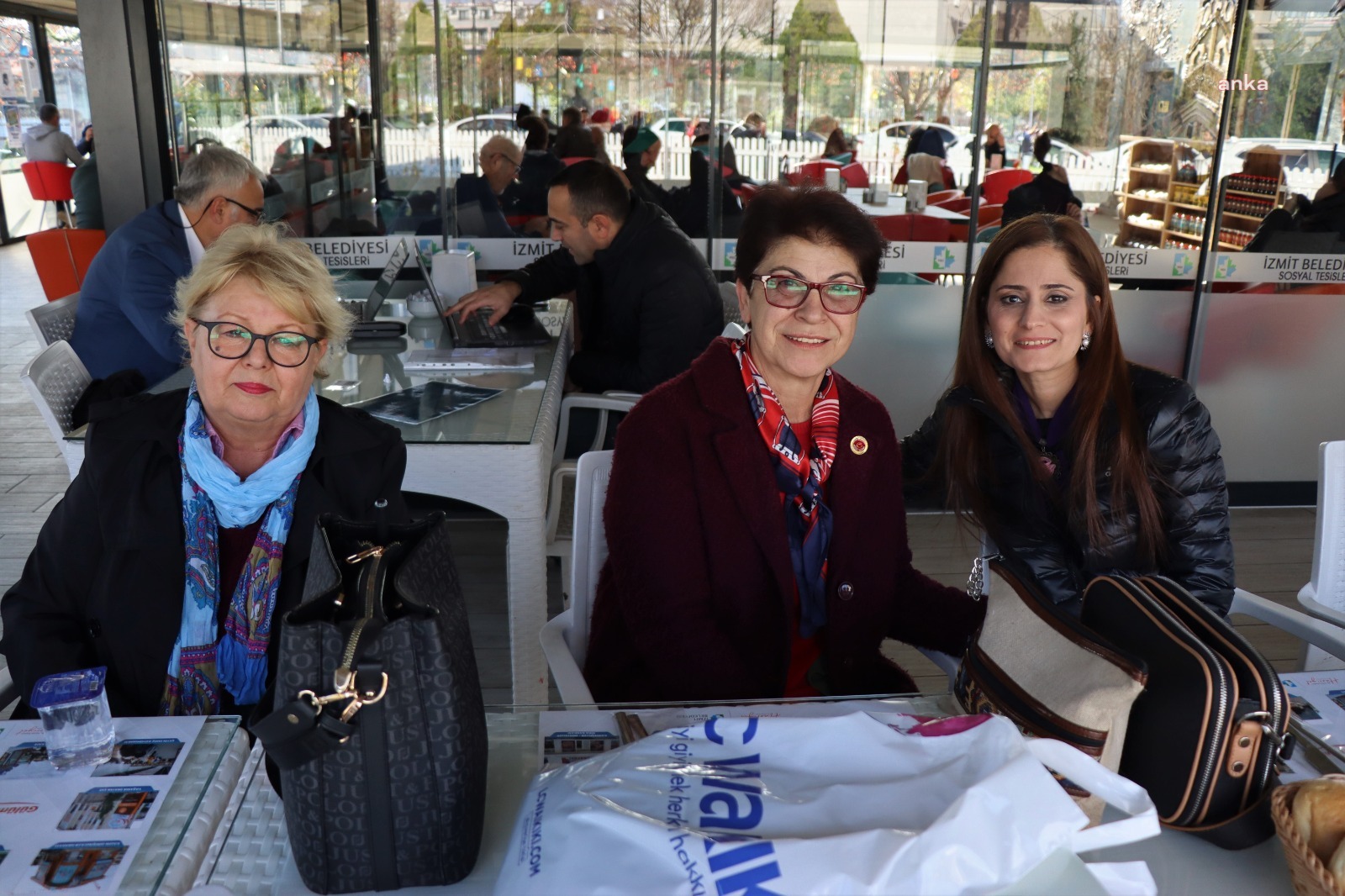 İZMİT BELEDİYESİ’NDEN KADIN MUHTARLARA ÖZEL ETKİNLİK