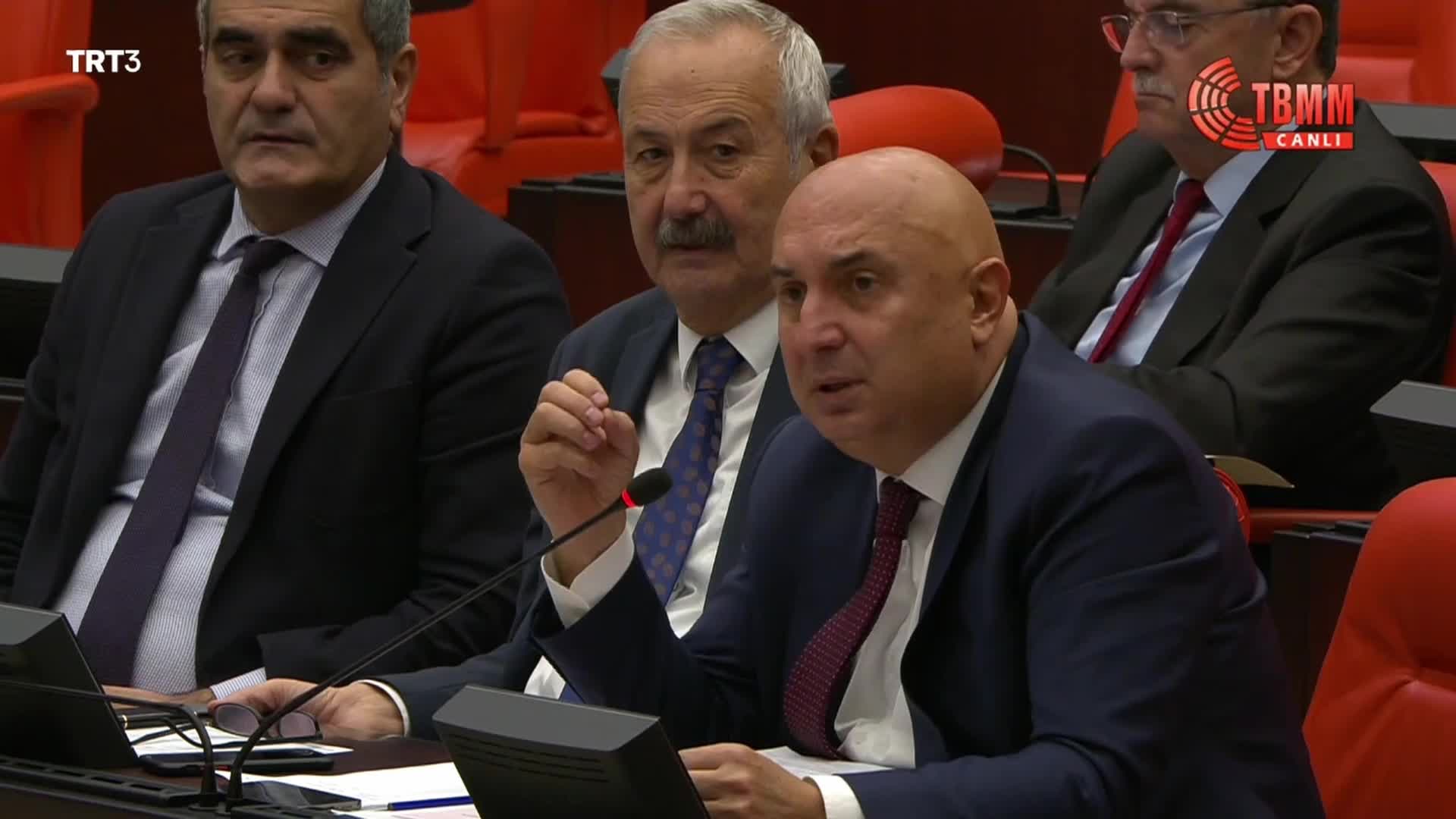 ENGİN ÖZKOÇ, SEZGİN BARAN KORKMAZ’IN YURT DIŞINA ÇIKIŞINI ANIMSATTI: “SOYLU’NUN KİRLİ OPERASYONUNA, ADALET BAKANLIĞI VE TÜRKİYE MAHKEMELERİ NASIL ALET OLMUŞTUR?”