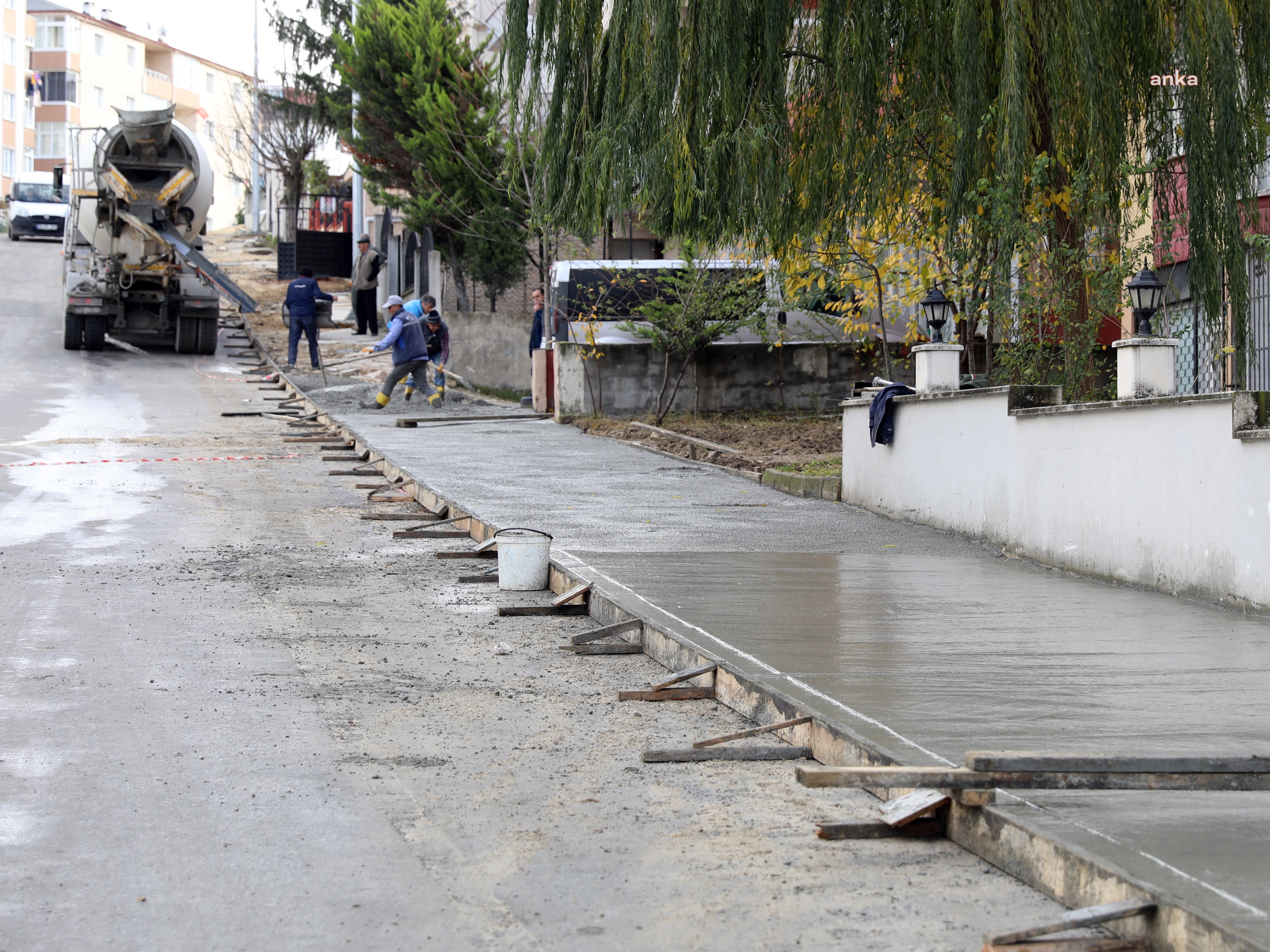 ÇERKEZKÖY BELEDİYESİ, ÜSTYAPI ÇALIŞMALARINI SÜRDÜRÜYOR