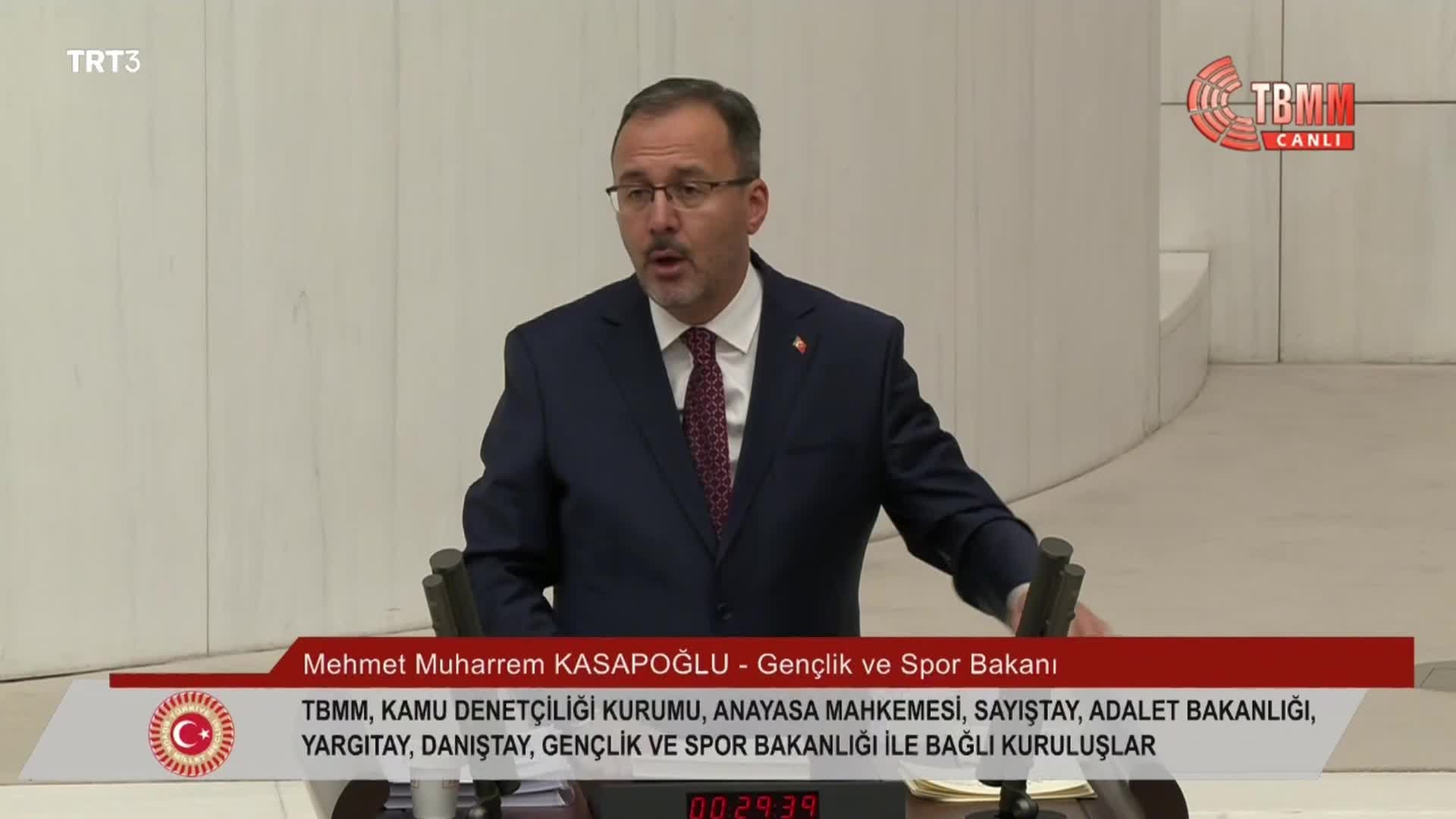 BAKAN KASAPOĞLU, "5 MİLYON KİŞİYE YÜZME ÖĞRETTİK" DEDİ, CHP'Lİ ADIGÜZEL "ELİMDE LİSTESİ VAR. YATAĞA BAĞIMLI OLANLAR VAR" YANITINI VERDİ