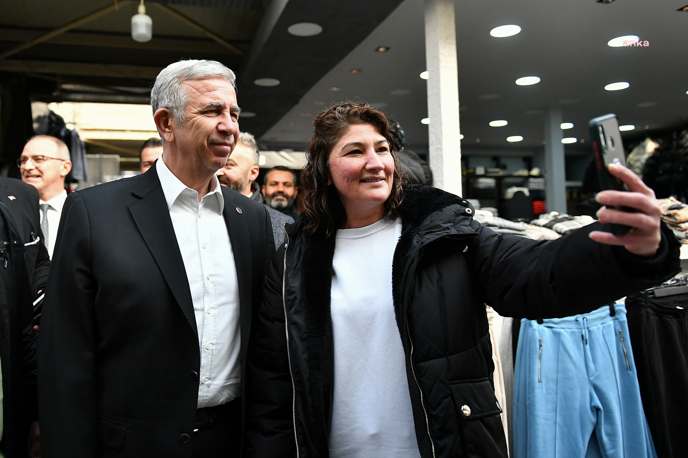 MANSUR YAVAŞ, MALTEPE PAZARI ESNAFINI ZİYARET ETTİ
