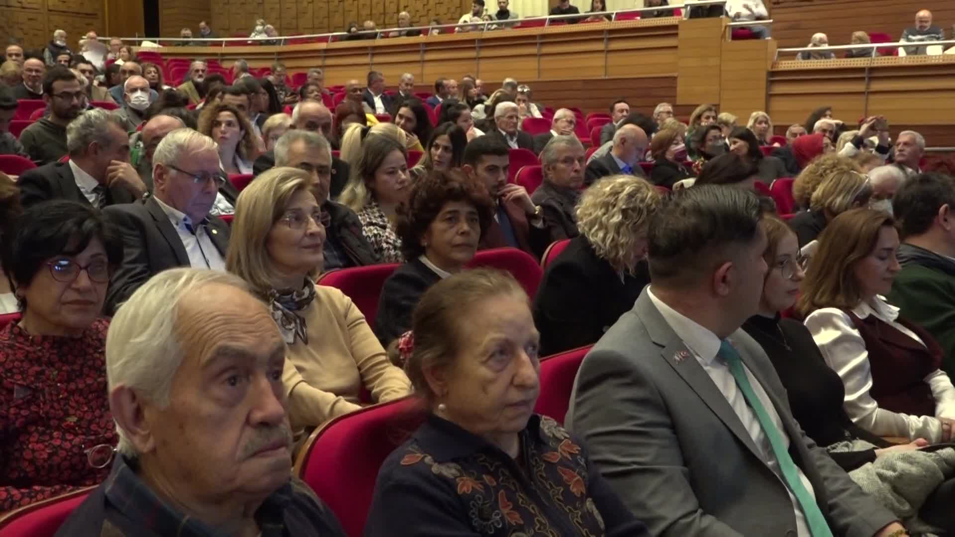 İZMİR'DE GÖNÜLLÜLER GÜNÜ BULUŞMASI. TUNÇ SOYER: "İZMİR FELAKETLERİ GÖNÜLLÜLÜKLE AŞTI"