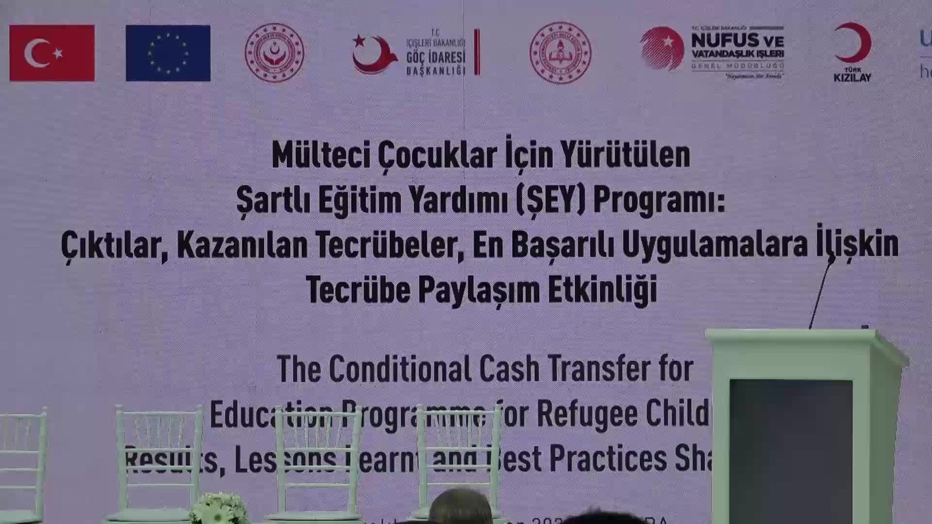 MÜLTECİLER İÇİN ŞARTLI EĞİTİM YARDIMI PROGRAMI İÇİN ANKARA'DA TÖREN DÜZENLENDİ. SURİYELİ HİBA: "EĞİTİM İNSANIN KIYMETİNİ ARTIRIYOR. KİMSE EĞİTİMSİZ KALMASIN"